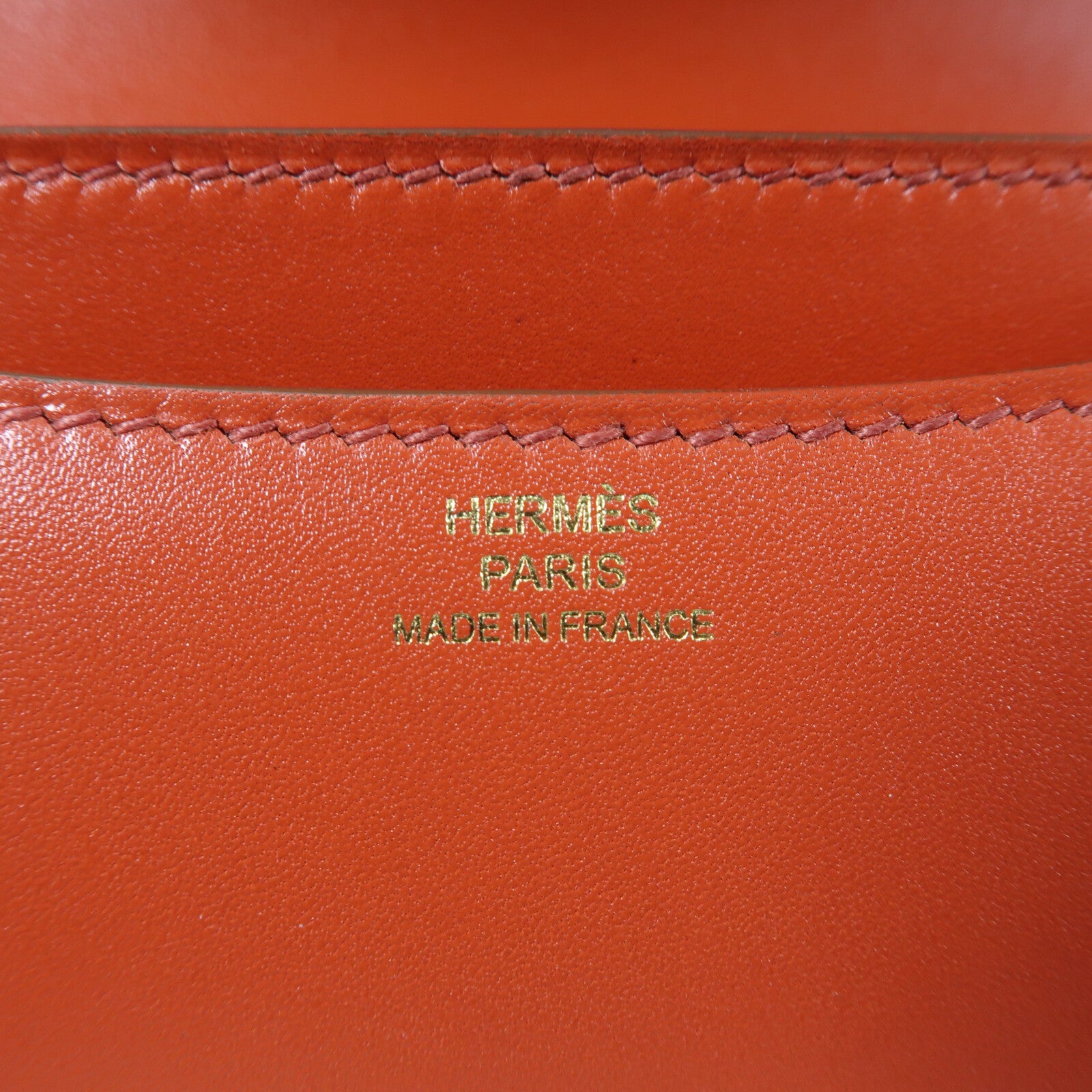 HERMES Tadelakt皮革Constance Mini肩背袋Sanguine