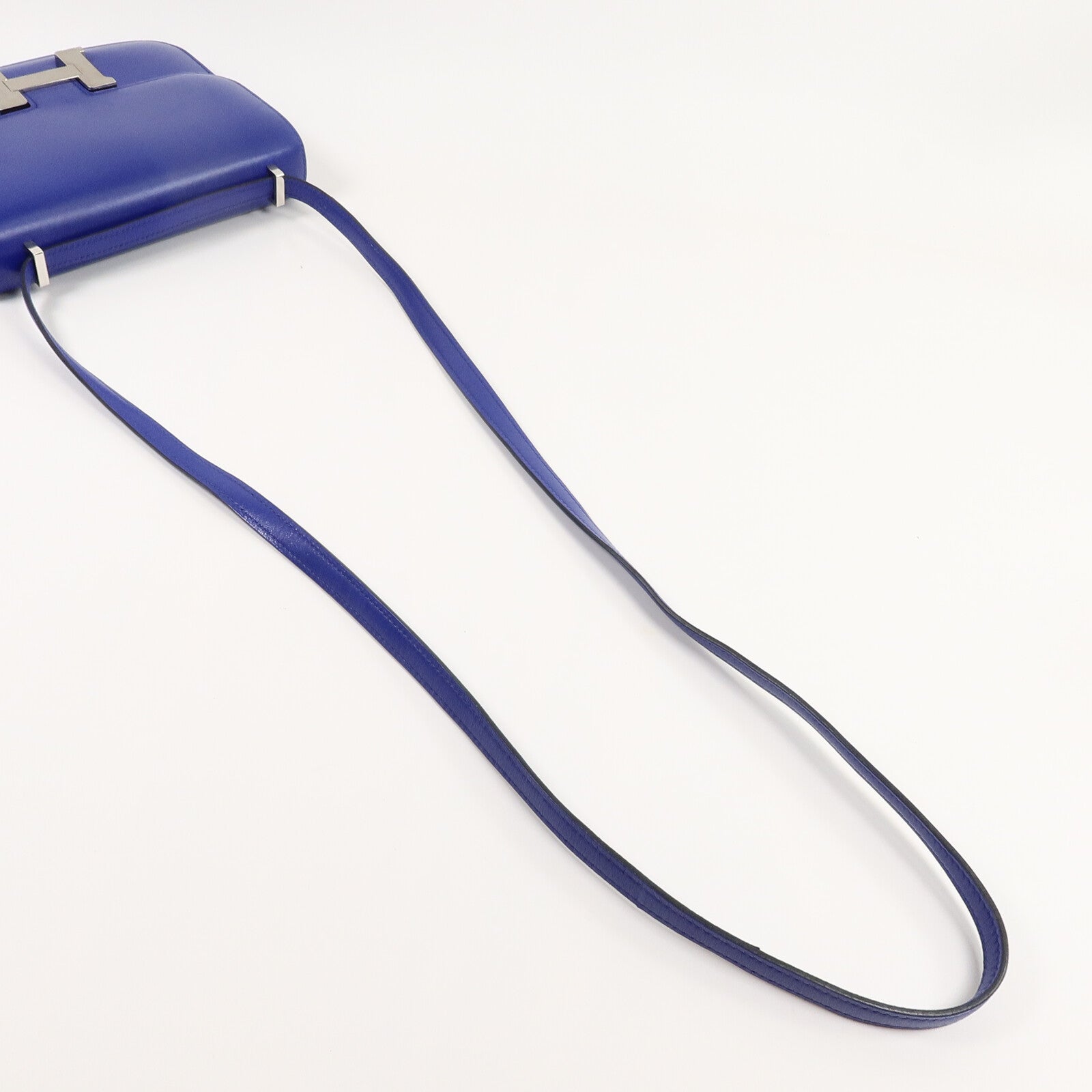 HERMES Tadelakt皮革Constance Mini肩背袋Bleu Electrique