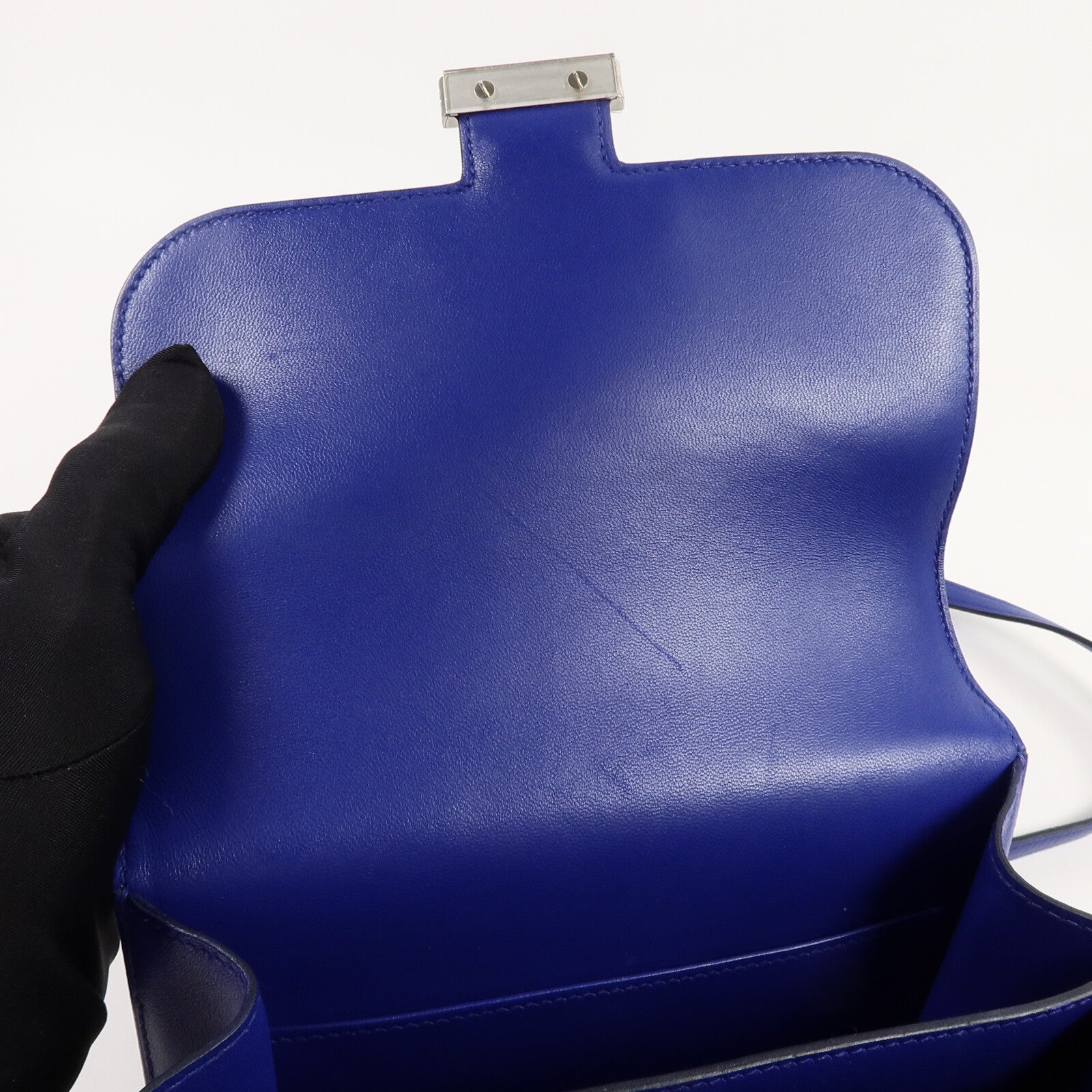 HERMES Tadelakt皮革Constance Mini肩背袋Bleu Electrique