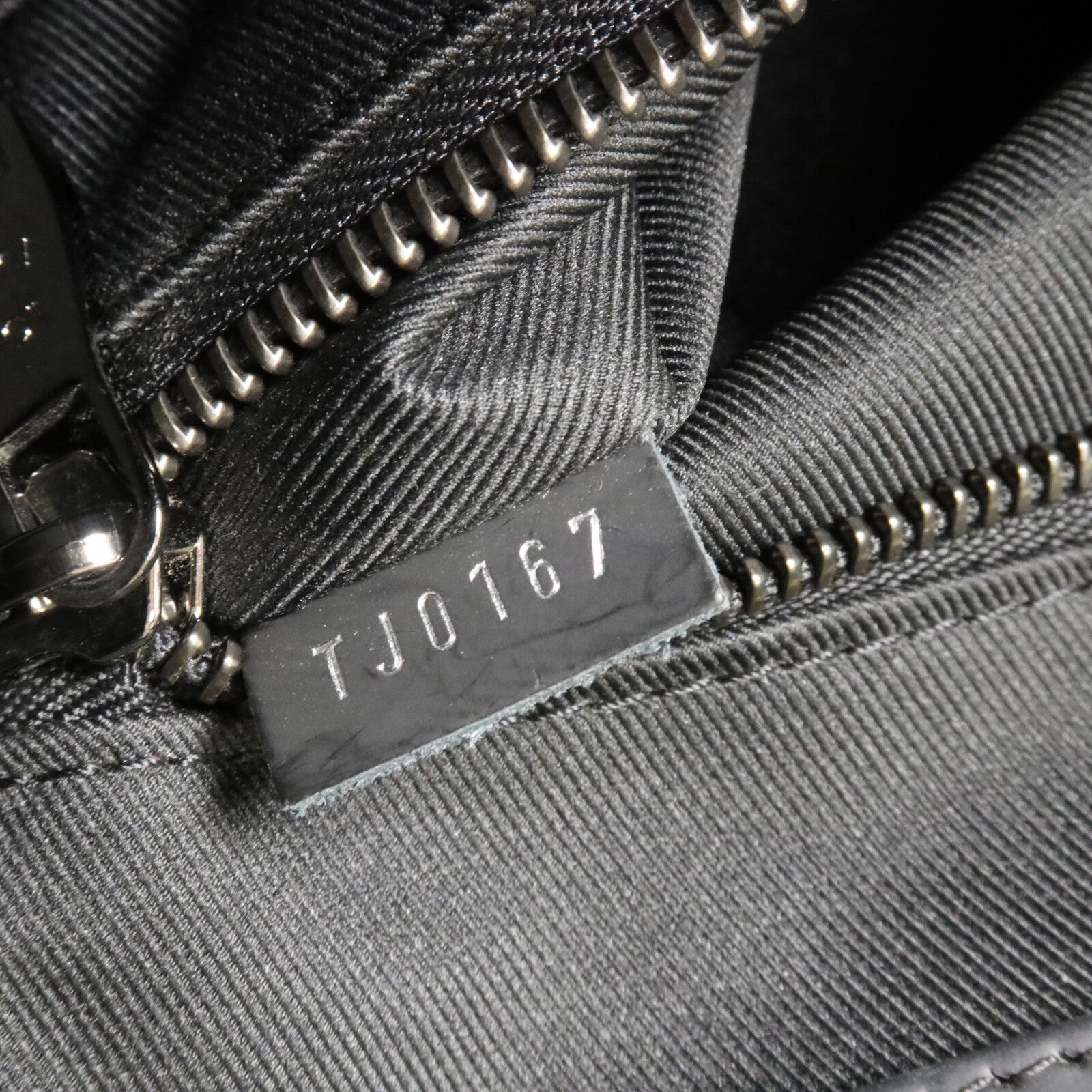 LOUIS VUITTON Monogram Eclipse Backpack Explorer背包