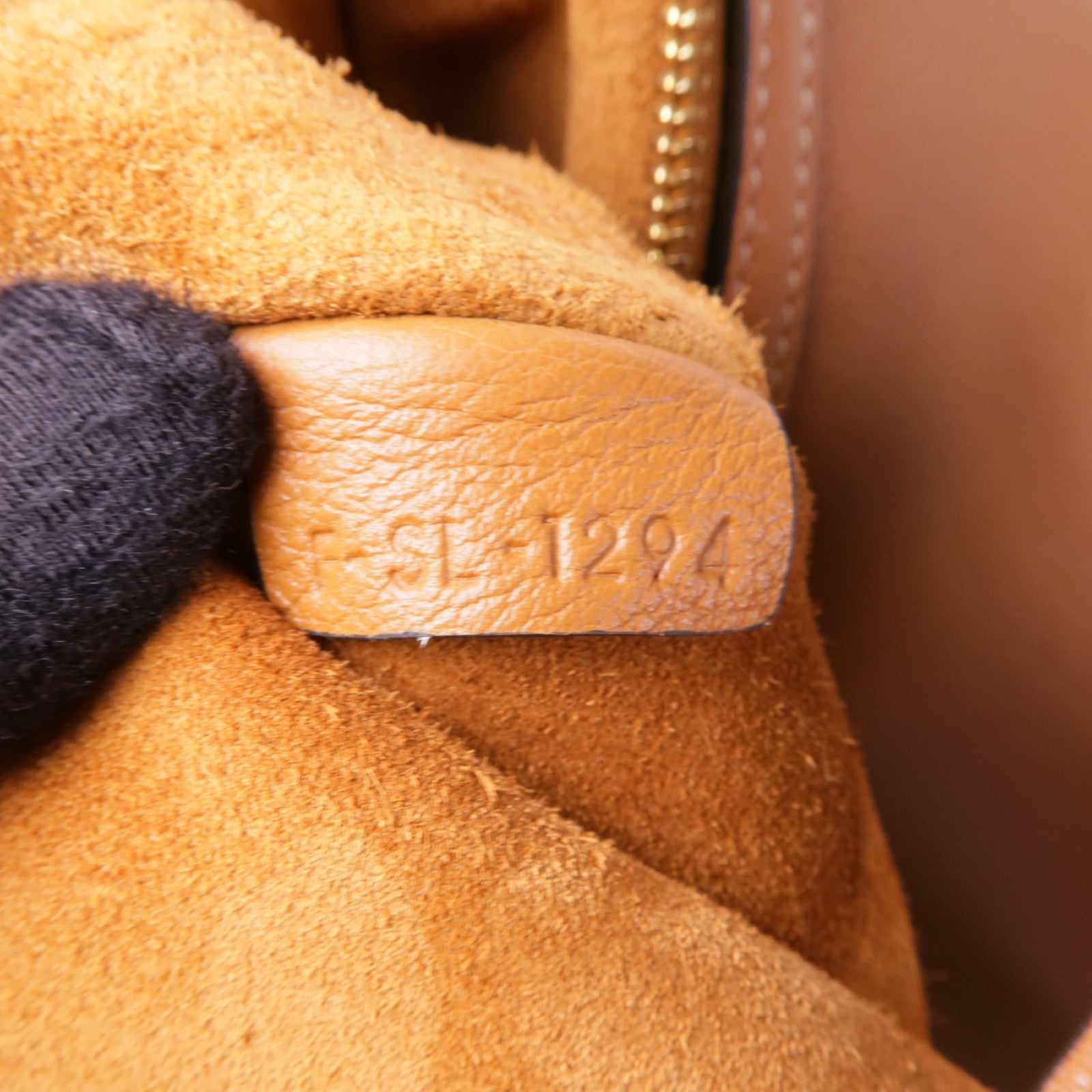 CELINE 牛皮皮革Heloise Bag金扣肩背袋