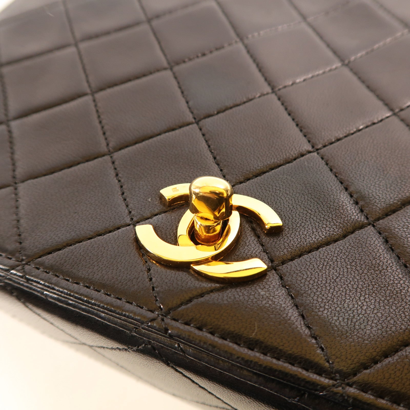 CHANEL 羊皮皮革Chain Shoulder Bag金扣鏈帶肩背袋