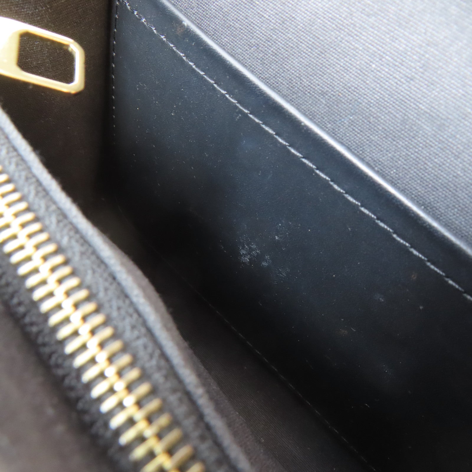 LOUIS VUITTON 漆皮皮革Pochette Louise MM金扣鏈帶肩背袋黑色