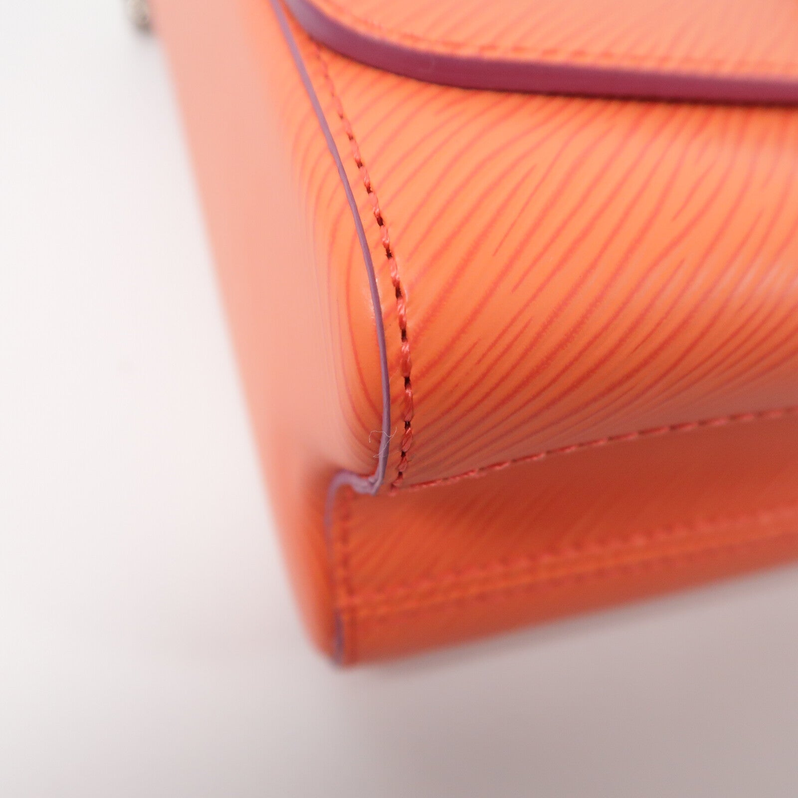 LOUIS VUITTON Epi Twist MM鏈帶肩背袋