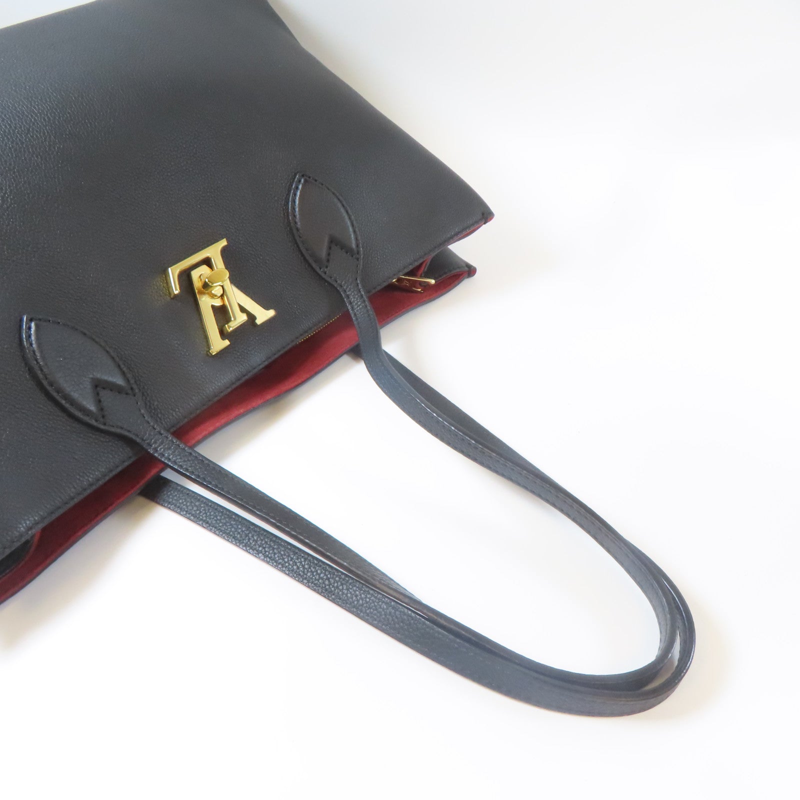 LOUIS VUITTON 【激減優惠】牛皮皮革Lockme Tote金扣肩背袋黑色