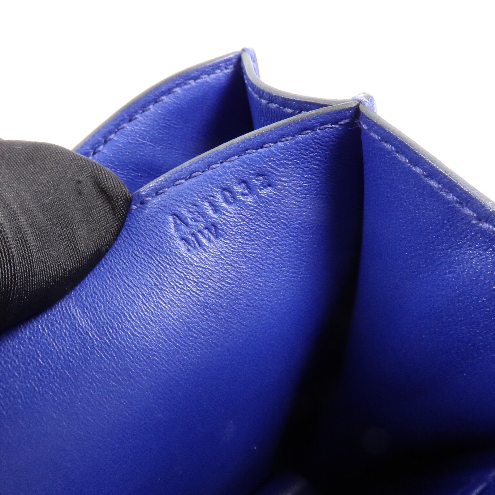 HERMES Tadelakt皮革Constance Mini肩背袋Bleu Electrique