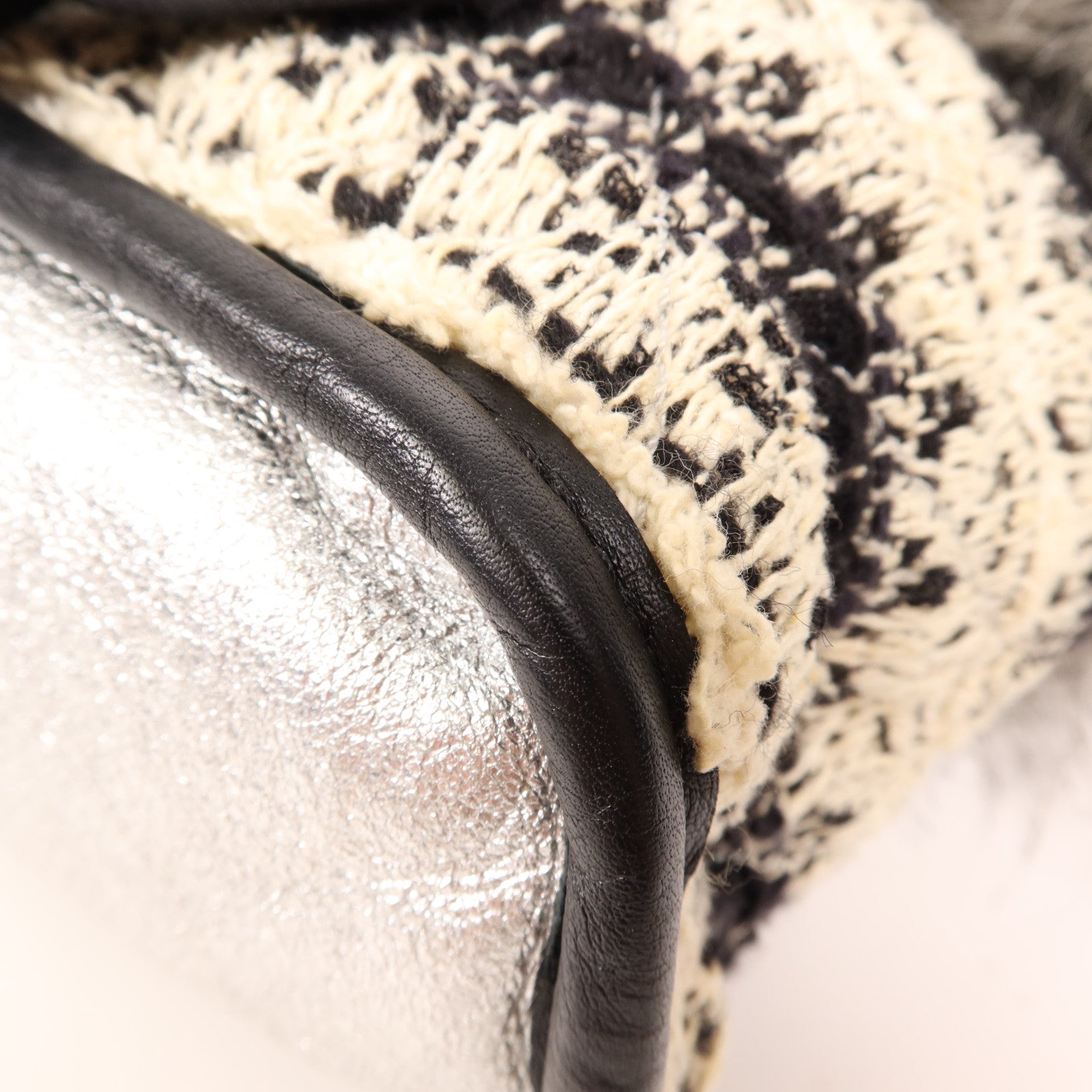 CHANEL 牛皮皮革/毛皮Shoulder Bag銀扣肩背袋