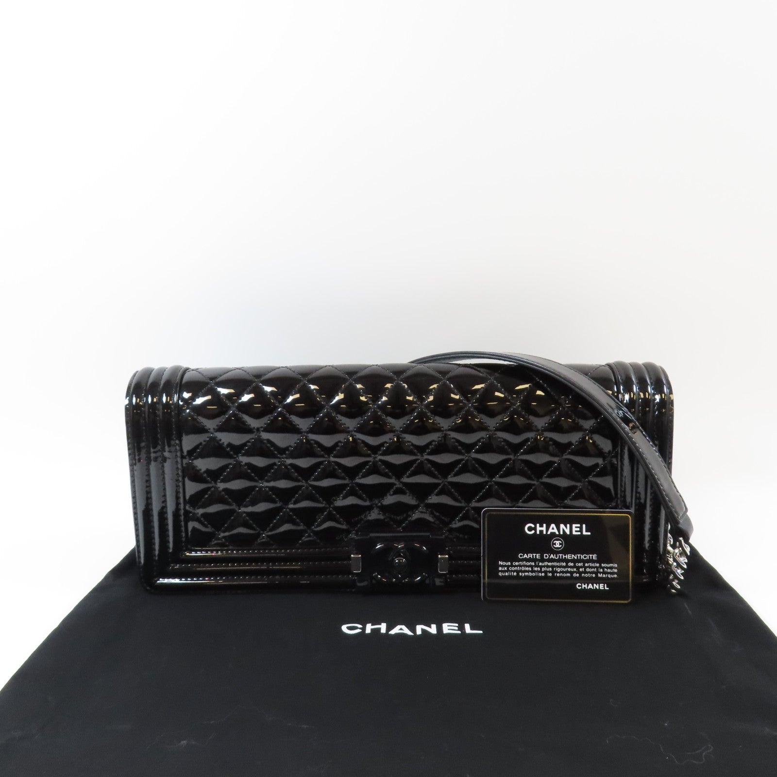 CHANEL 【激減優惠】菱格漆皮皮革Boy銀扣肩背袋黑色