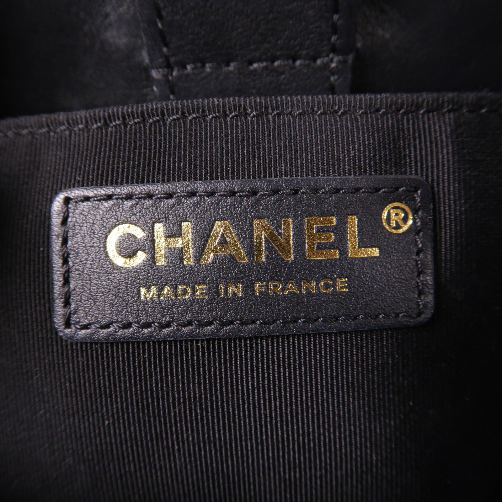 CHANEL 【激減優惠】菱格牛皮皮革Bucket Tote金扣手挽袋黑色/啡色