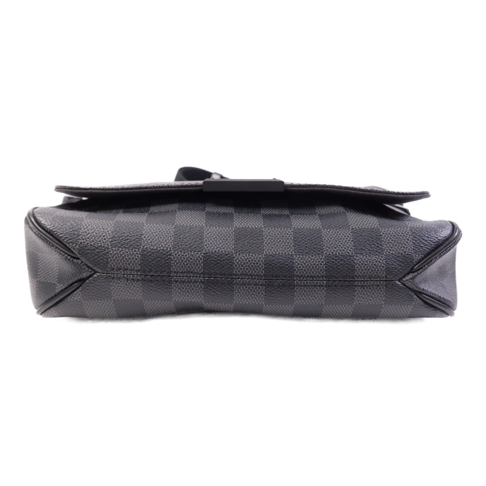 LOUIS VUITTON Damier Graphite District PM銀扣肩背袋