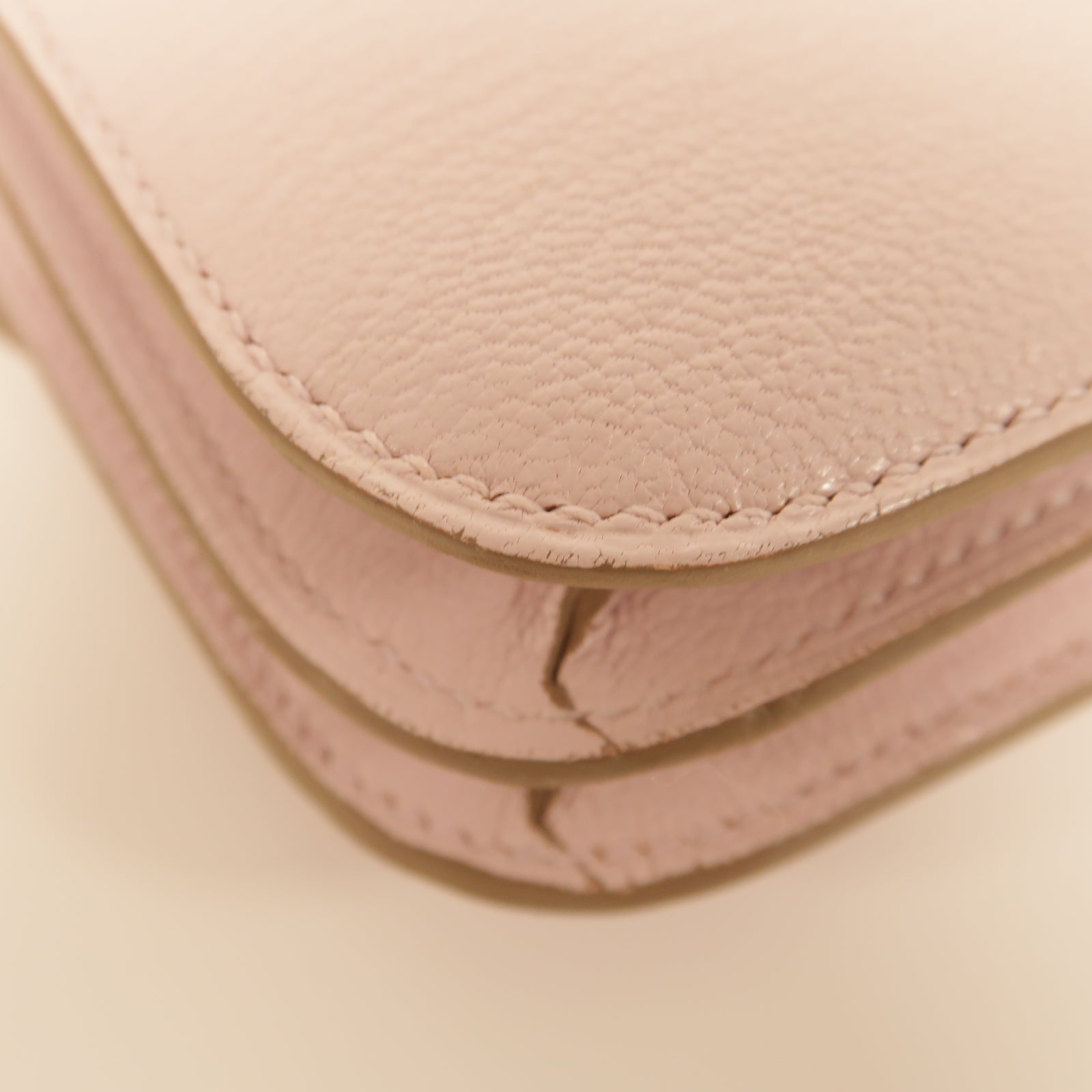 HERMES **【激減優惠】Chevre皮革Constance Mini銀扣肩背袋Mauve Pale粉紅色