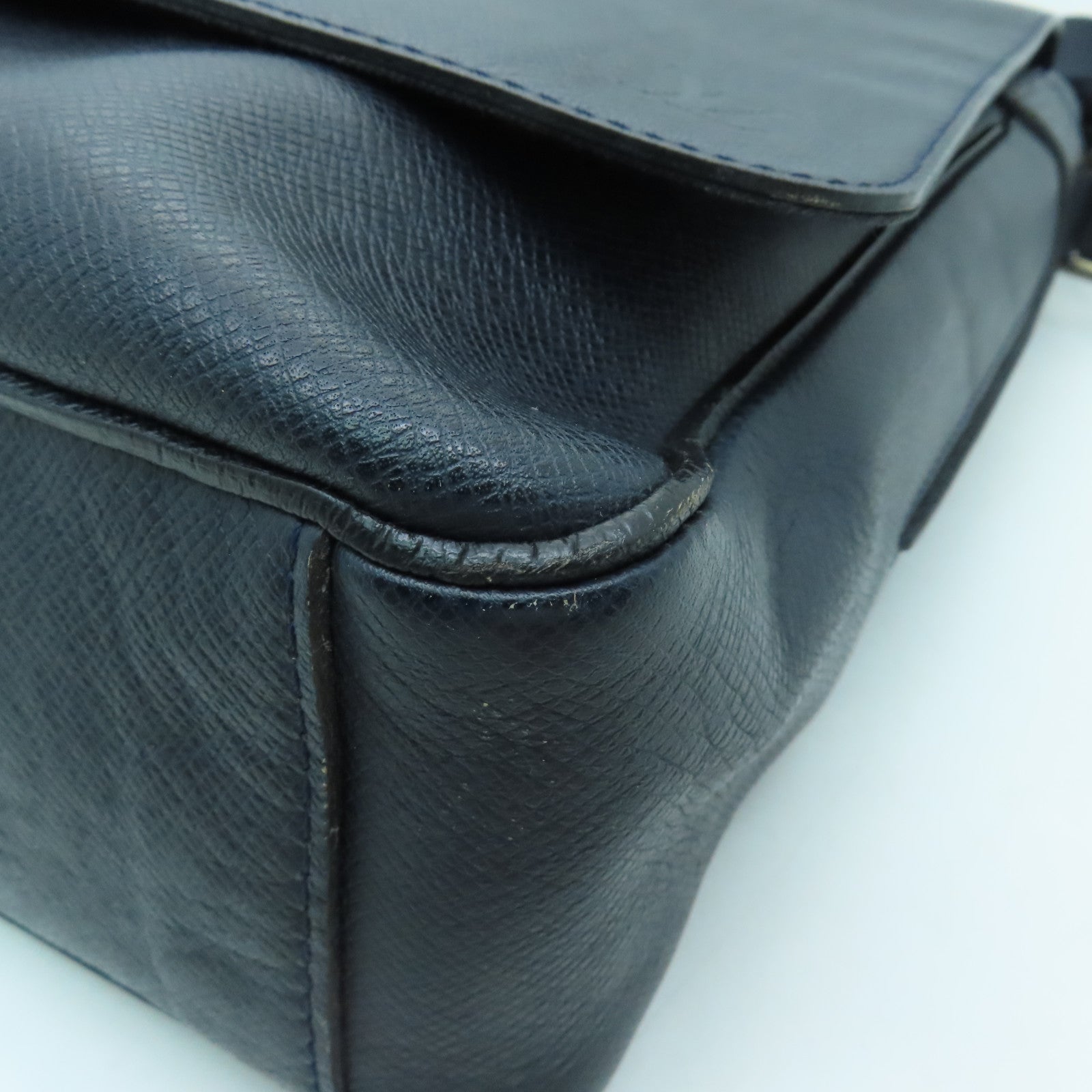 LOUIS VUITTON 【激減優惠】Taiga Roman Messenger銀扣肩背袋深藍色