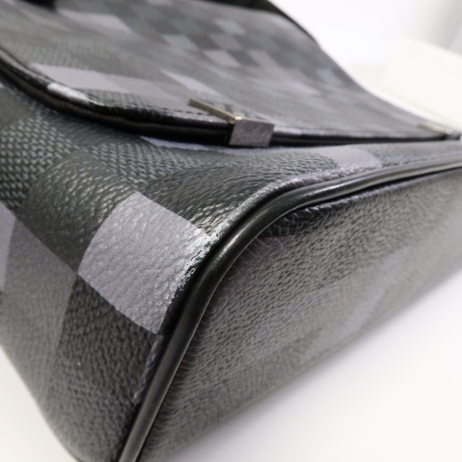 LOUIS VUITTON Damier Graphite Pixel District PM肩背袋