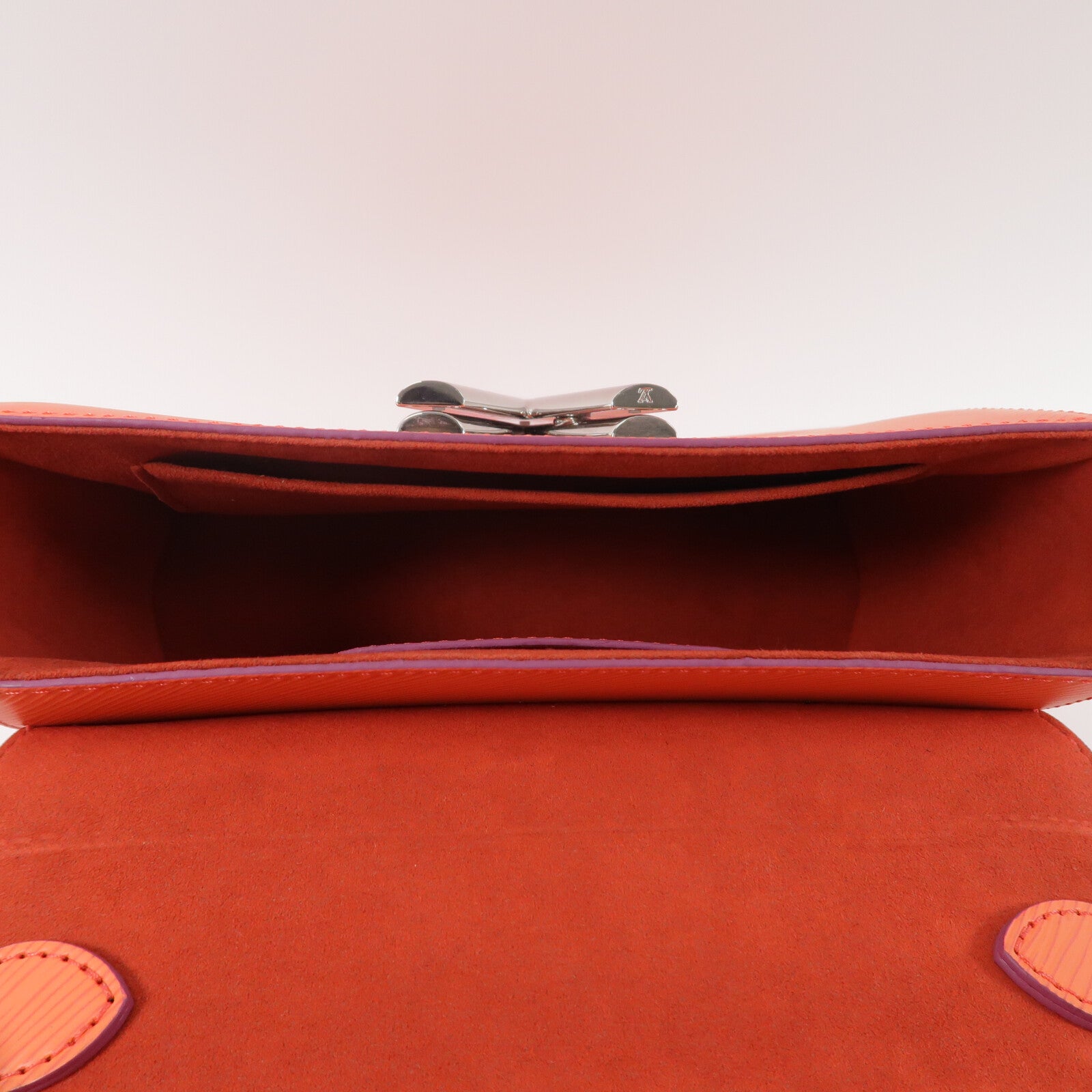 LOUIS VUITTON Epi Twist MM鏈帶肩背袋