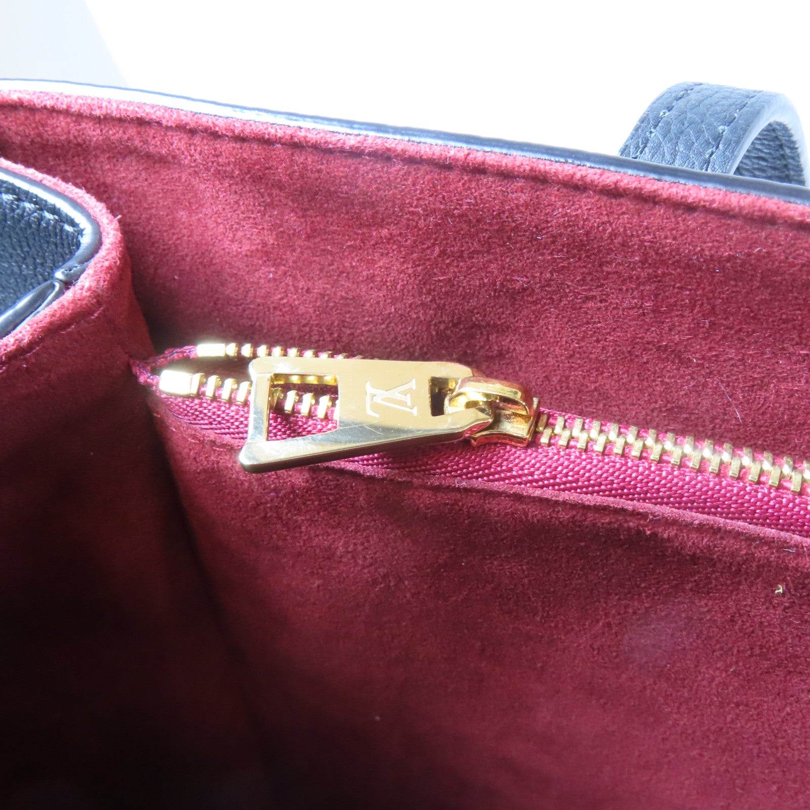 LOUIS VUITTON 【激減優惠】牛皮皮革Lockme Tote金扣肩背袋黑色