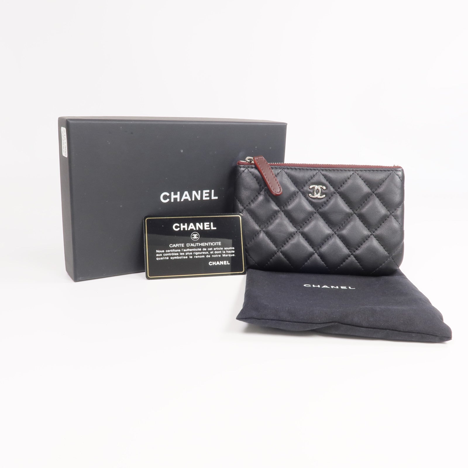 CHANEL 羊皮皮革Mini Pouch銀扣手拿包