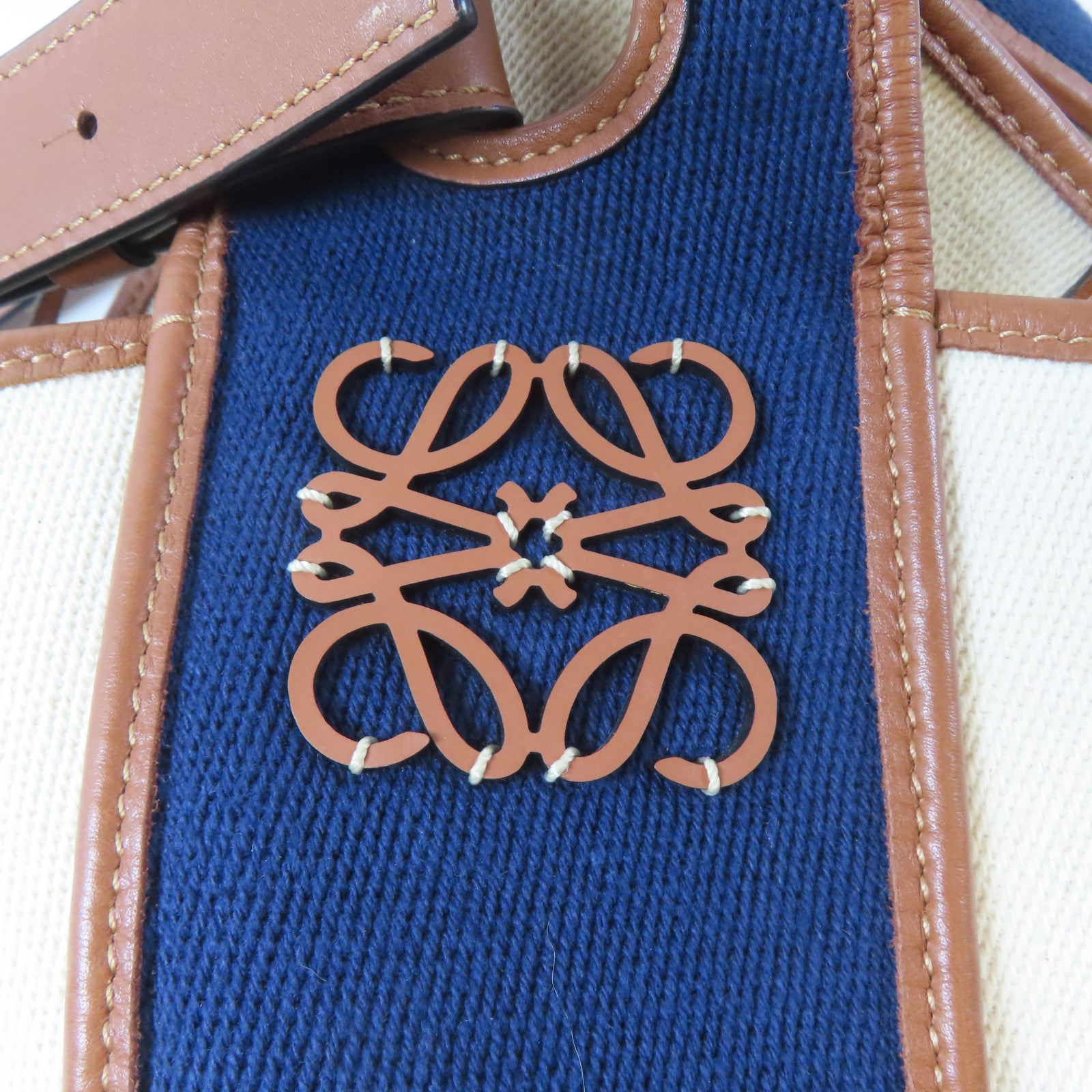 LOEWE 帆布Shoulder Bag銀扣肩背袋米色