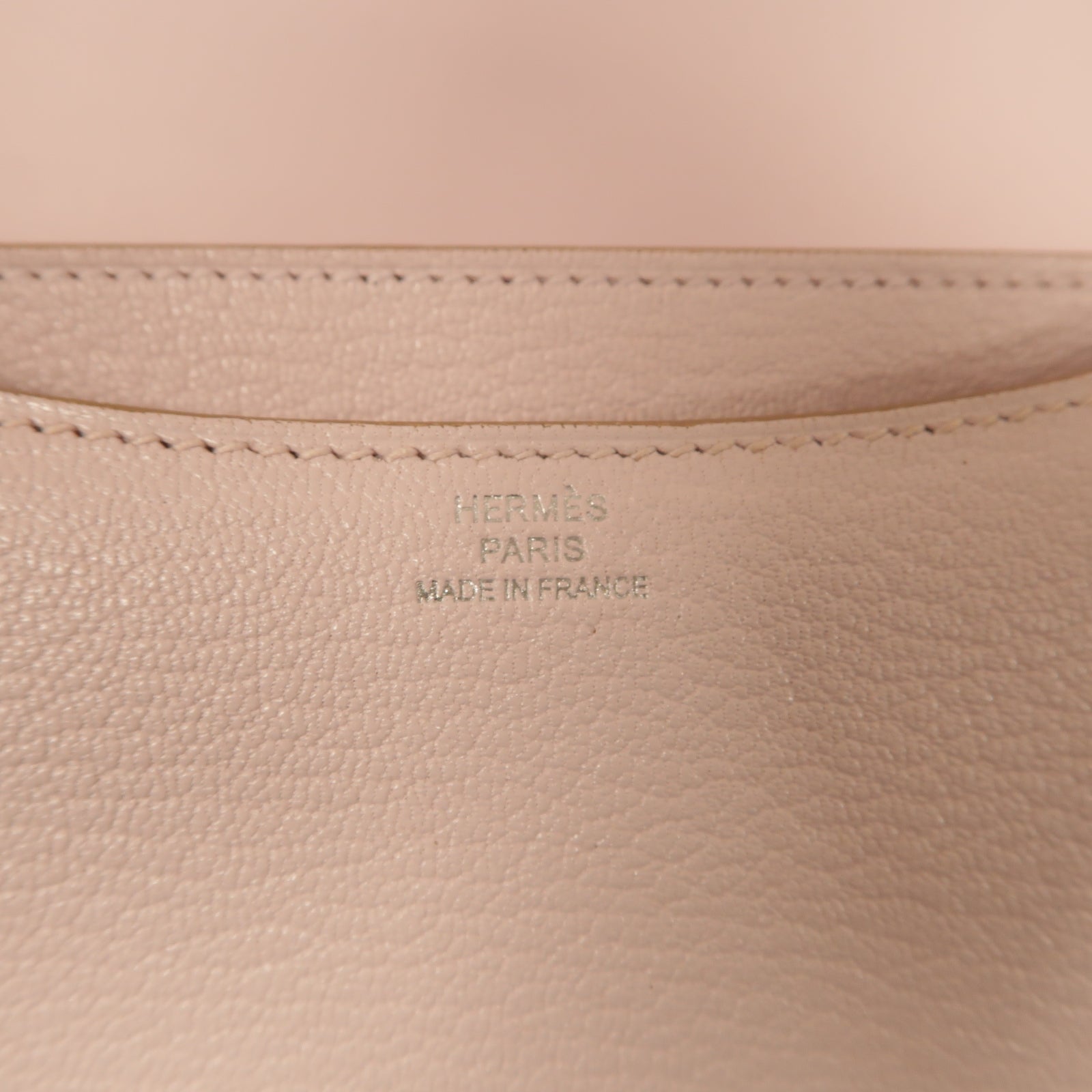 HERMES **【激減優惠】Chevre皮革Constance Mini銀扣肩背袋Mauve Pale粉紅色