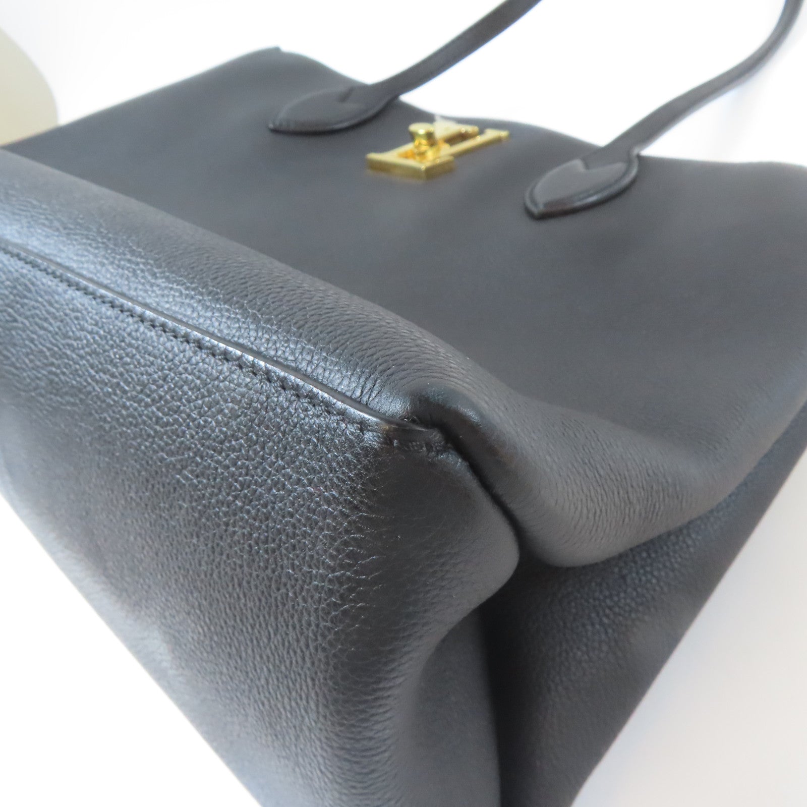 LOUIS VUITTON 【激減優惠】牛皮皮革Lockme Tote金扣肩背袋黑色