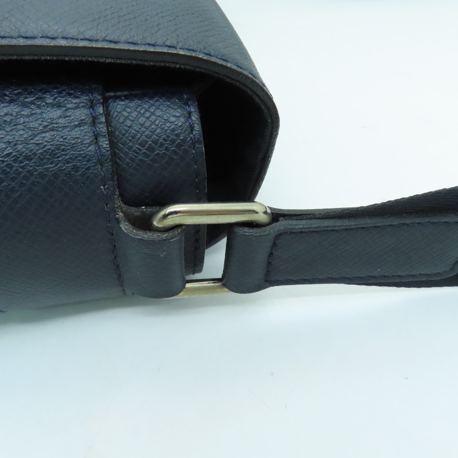 LOUIS VUITTON 【激減優惠】Taiga Roman Messenger銀扣肩背袋深藍色