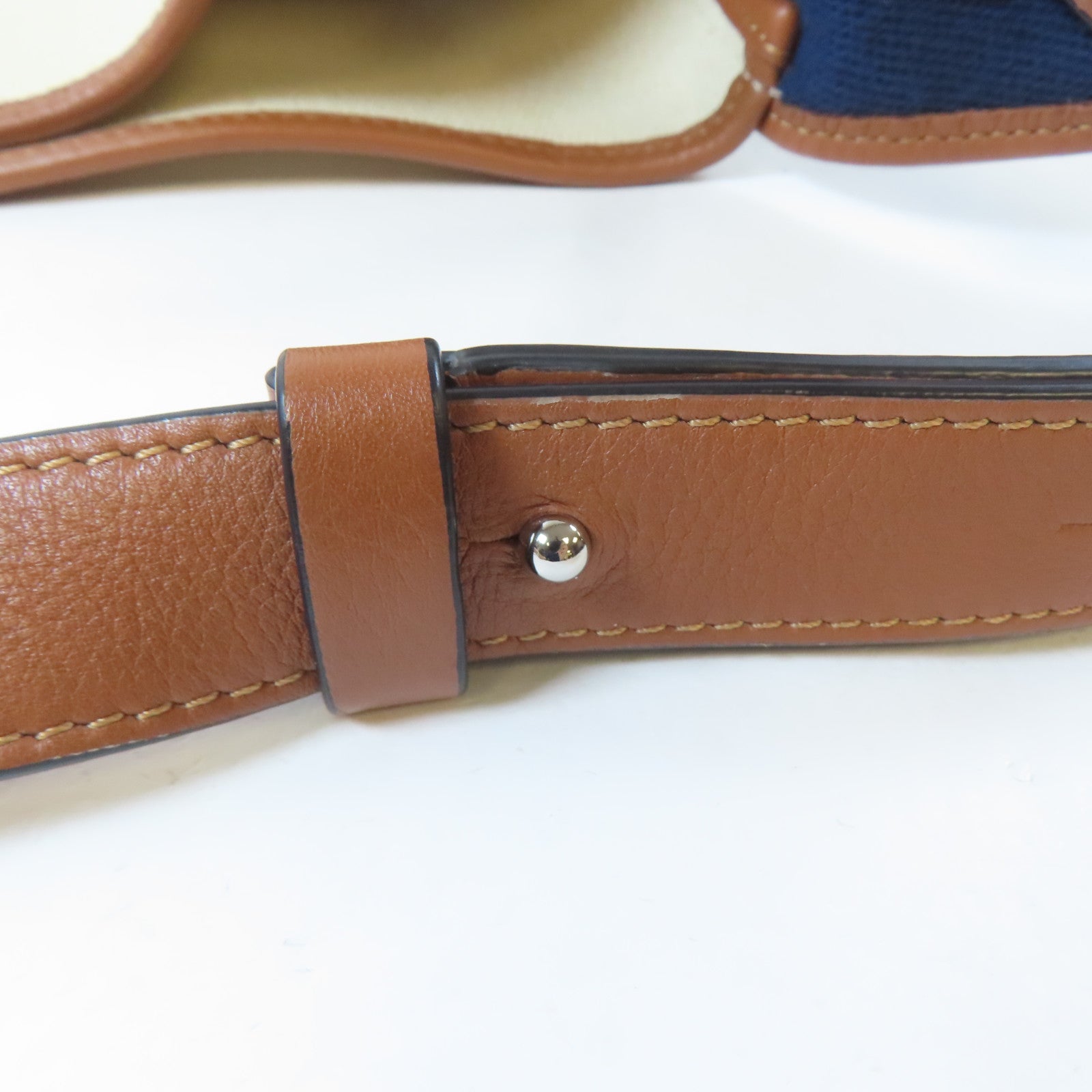 LOEWE 帆布Shoulder Bag銀扣肩背袋米色