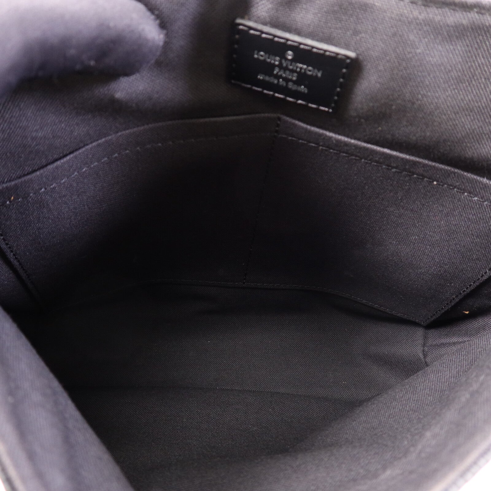 LOUIS VUITTON Damier Graphite District PM銀扣肩背袋