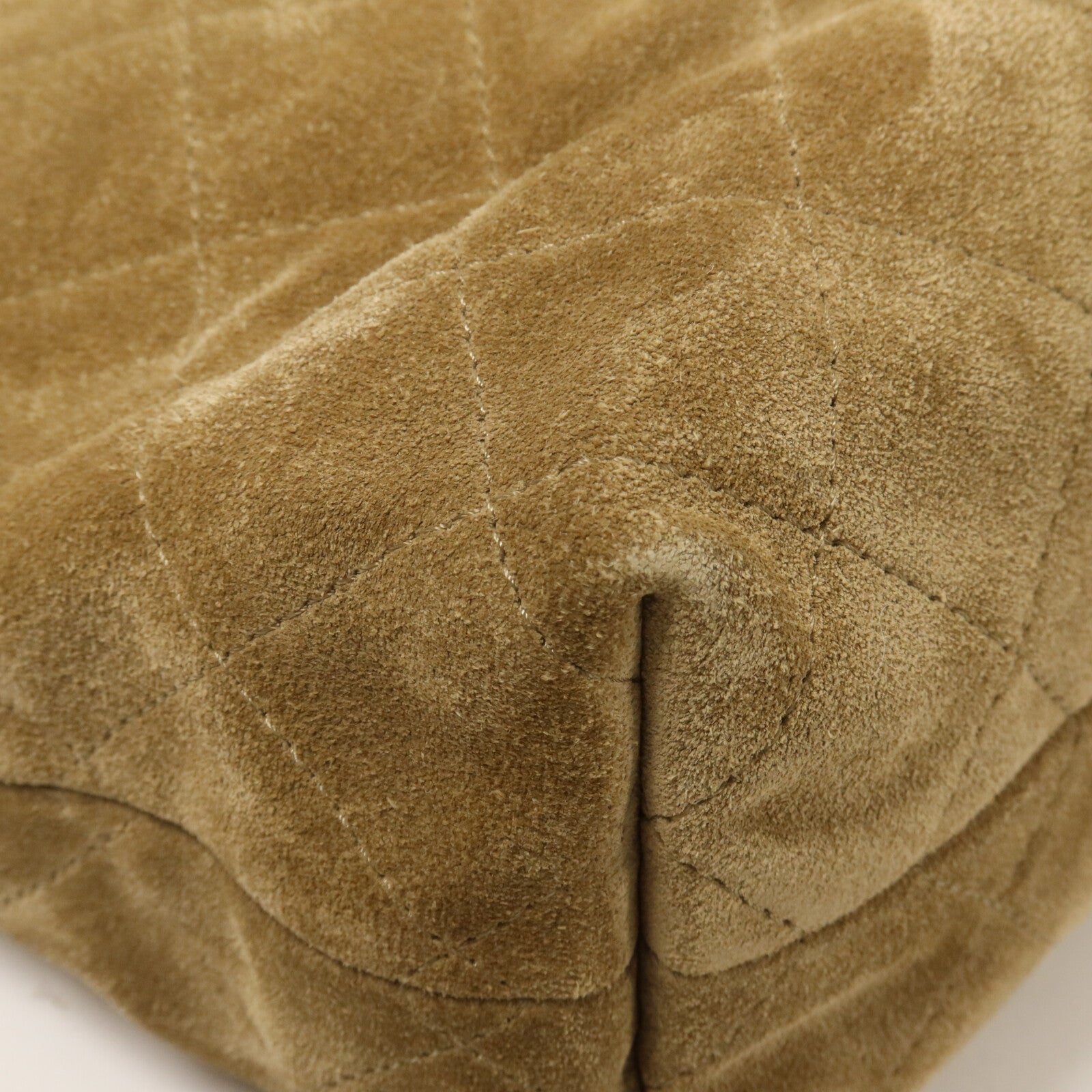 CHANEL 麂皮皮革/Lambskin Clutch With Leather Strap肩背袋