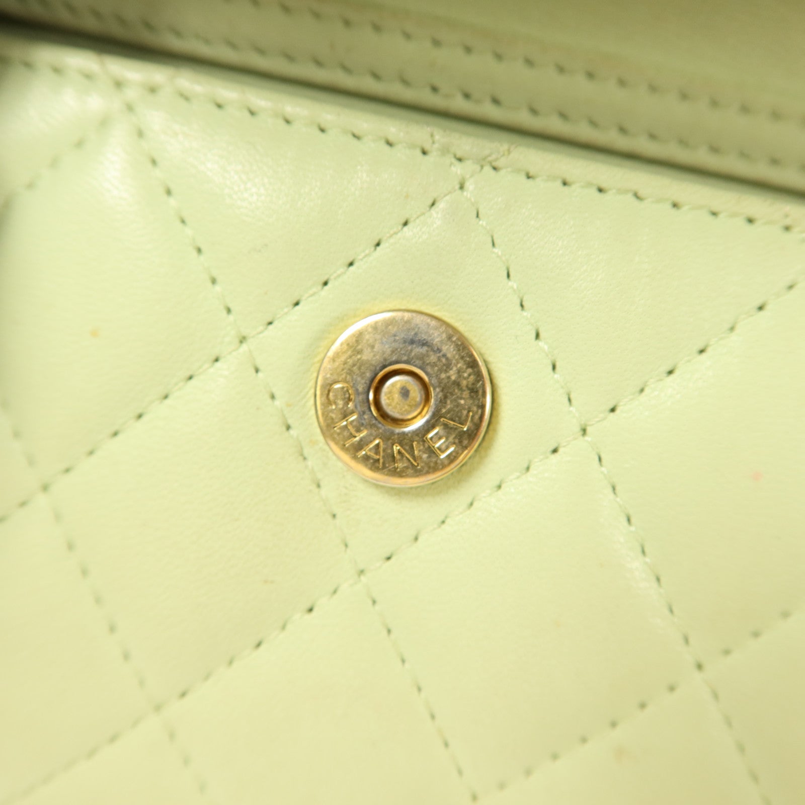 CHANEL 羊皮皮革Pearl Crush Mini Flap Bag鏈帶肩背袋