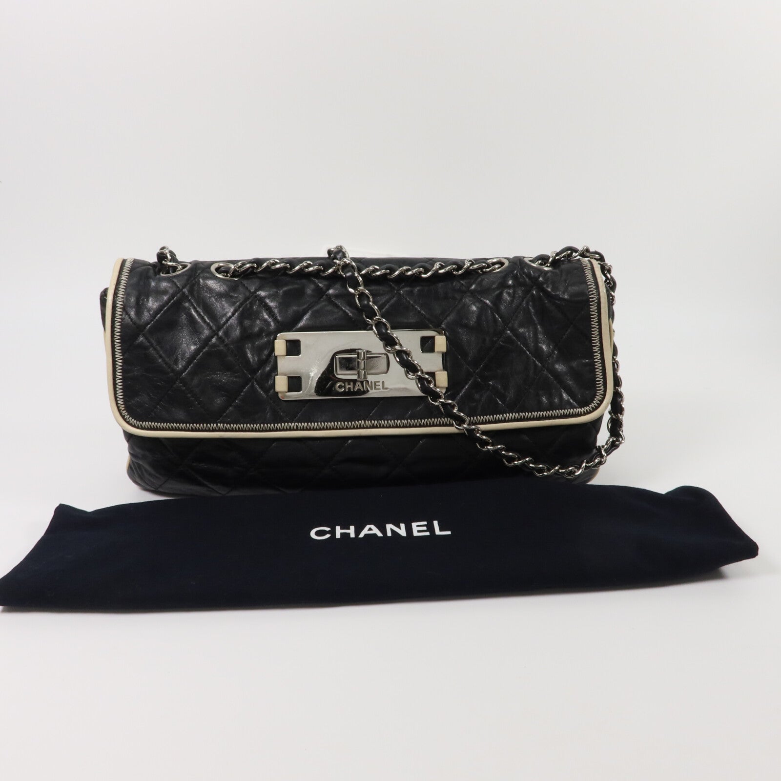 CHANEL 牛皮皮革2.55 East West Flap Bag鏈帶肩背袋