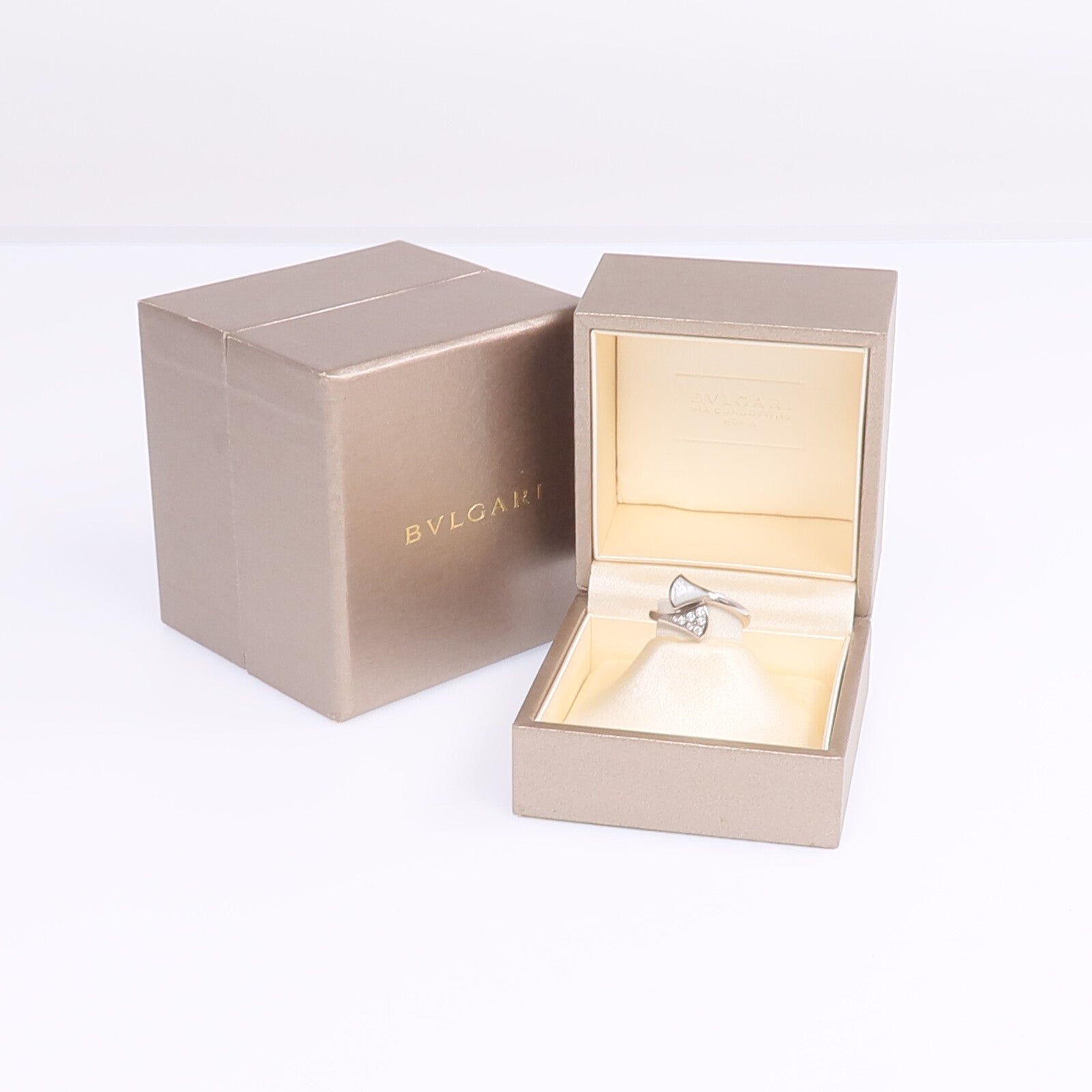 BVLGARI 【激減優惠】18K白金Divas Dream Ring珍珠母貝/鑽石戒指US#5.75