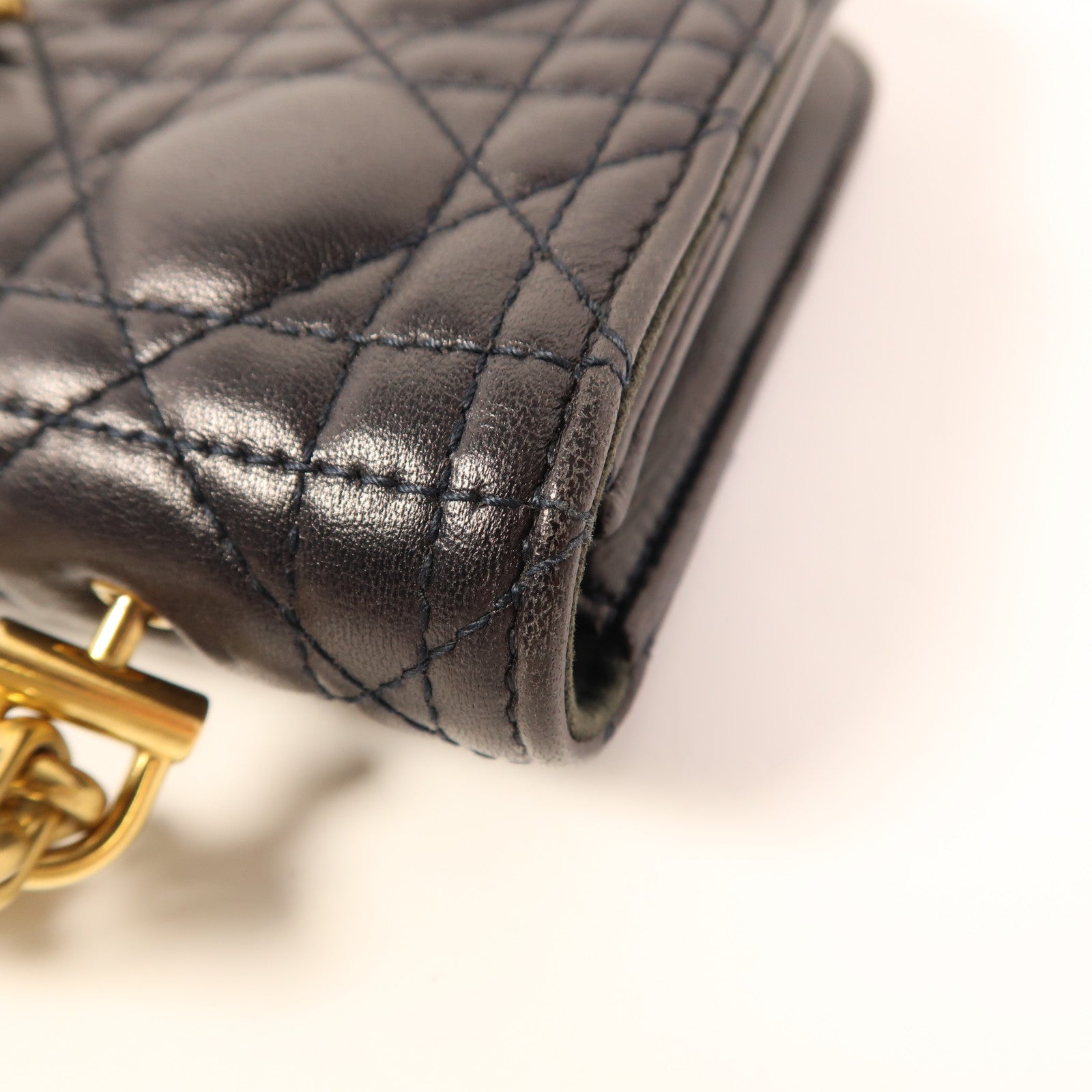 Dior 牛皮皮革Dior Addict金扣鏈帶