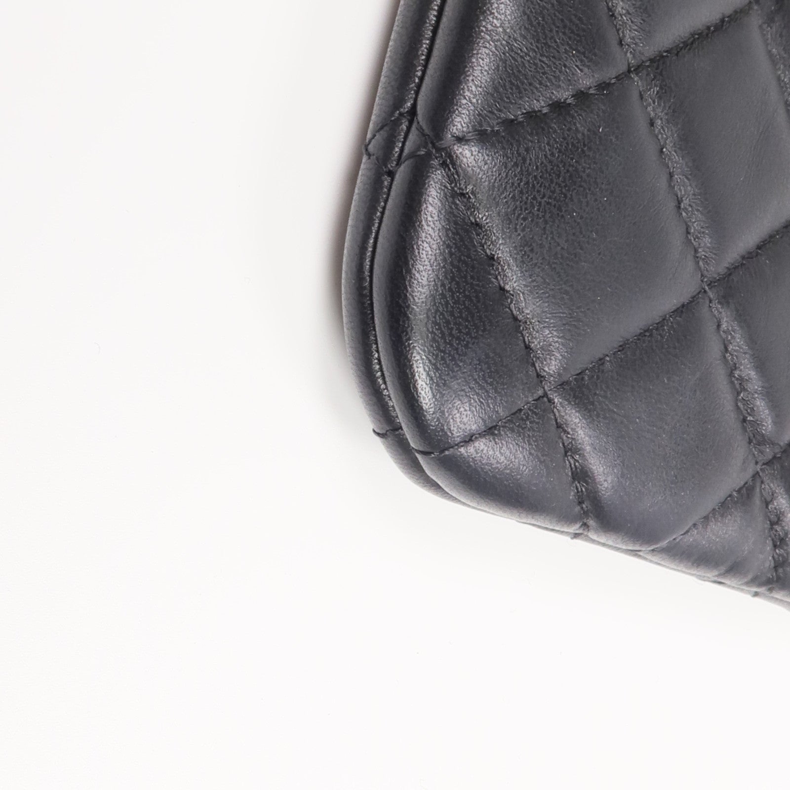 CHANEL 羊皮皮革Mini Pouch銀扣手拿包