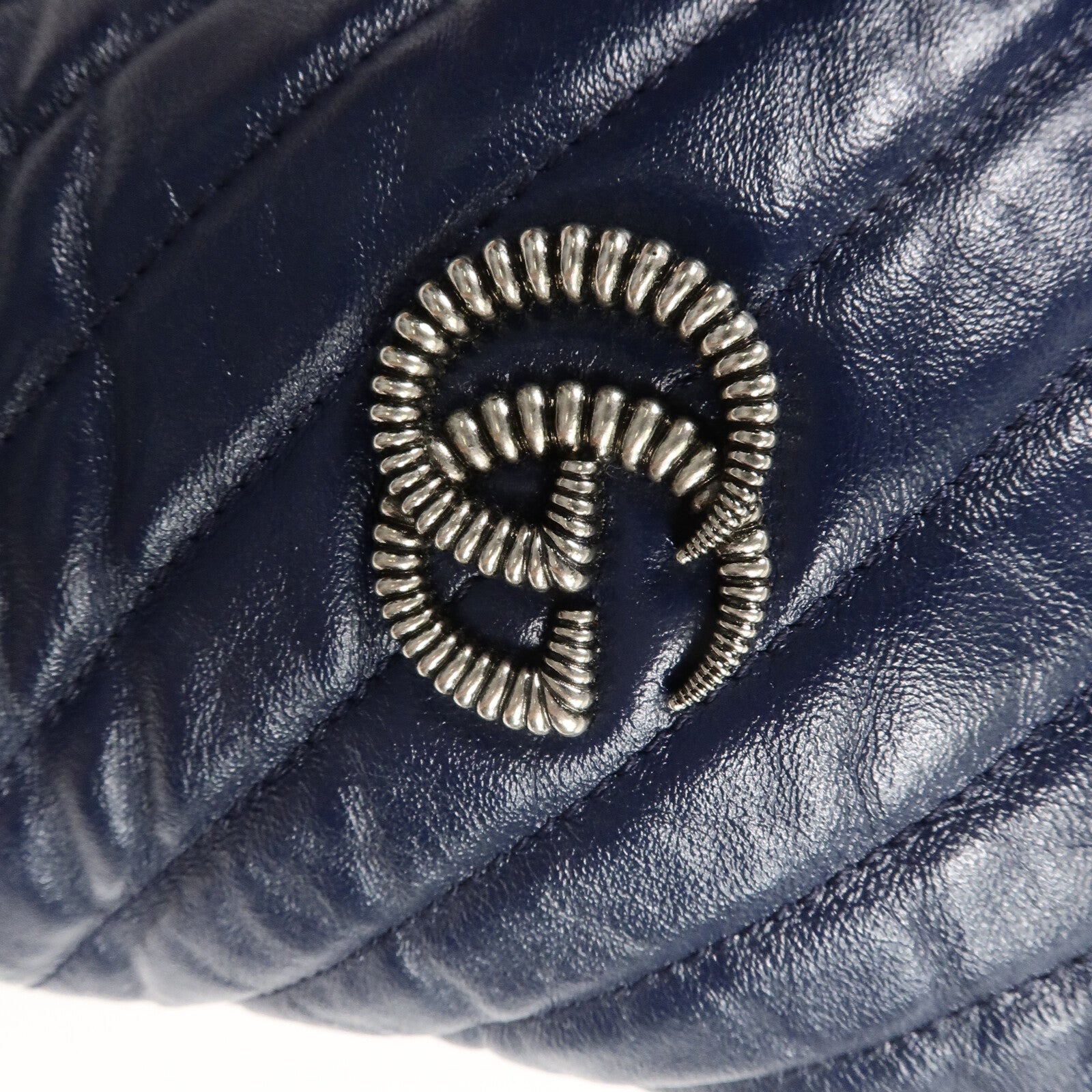 GUCCI 牛皮皮革GG Marmont Bucket鏈帶肩背袋