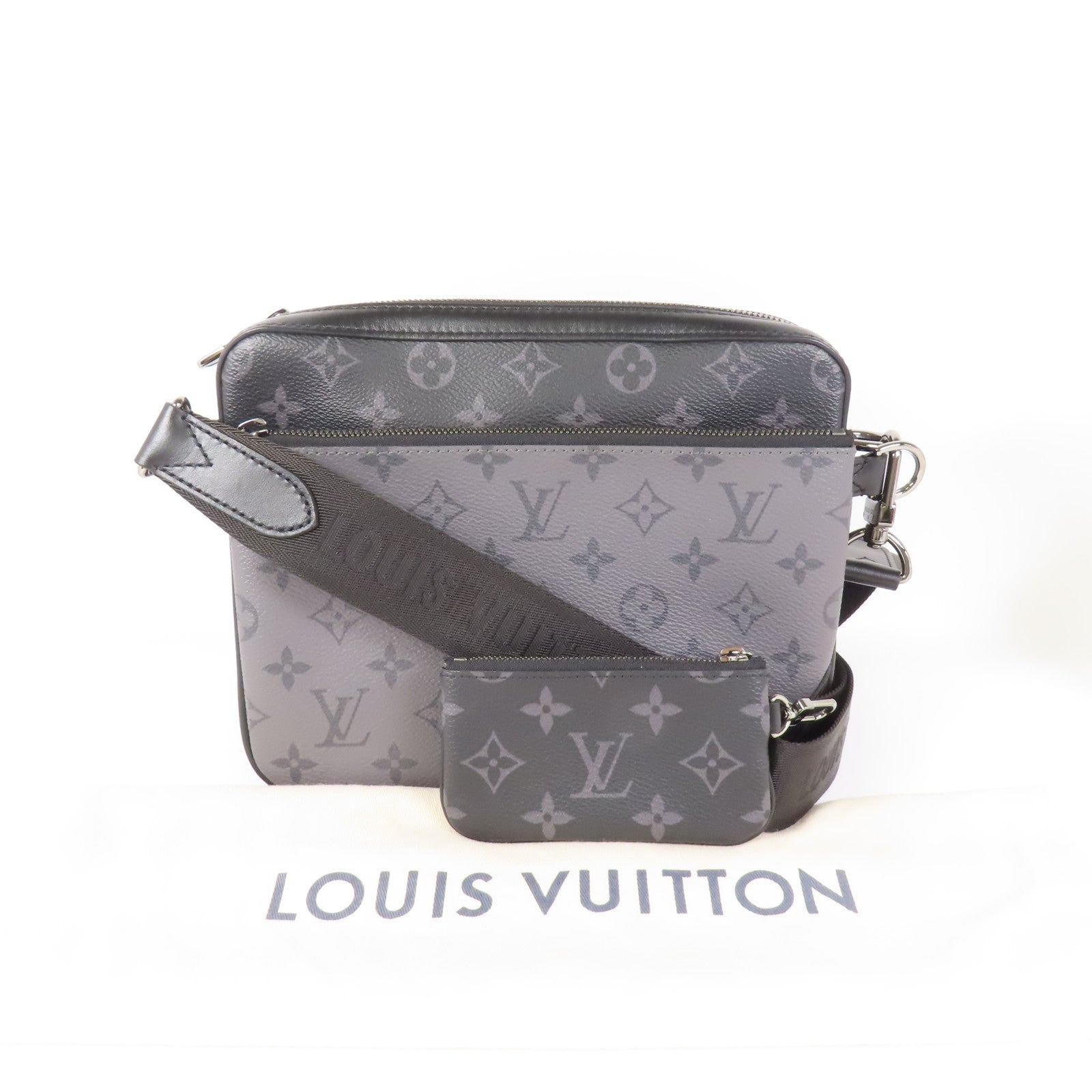 LOUIS VUITTON Monogram Eclipse Reverse Trio Messenger銀扣肩背袋灰色