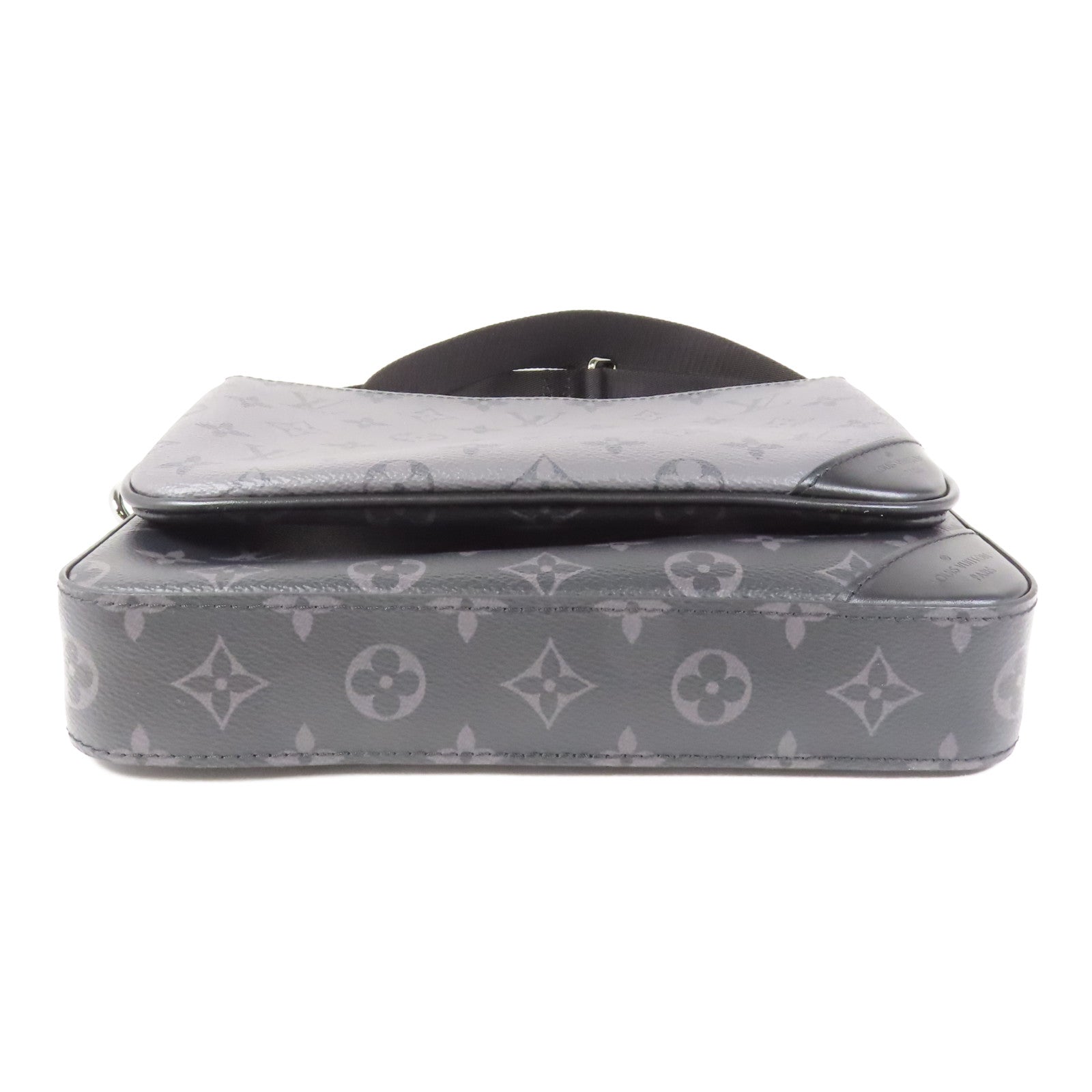 LOUIS VUITTON Monogram Eclipse Reverse Trio Messenger銀扣肩背袋灰色