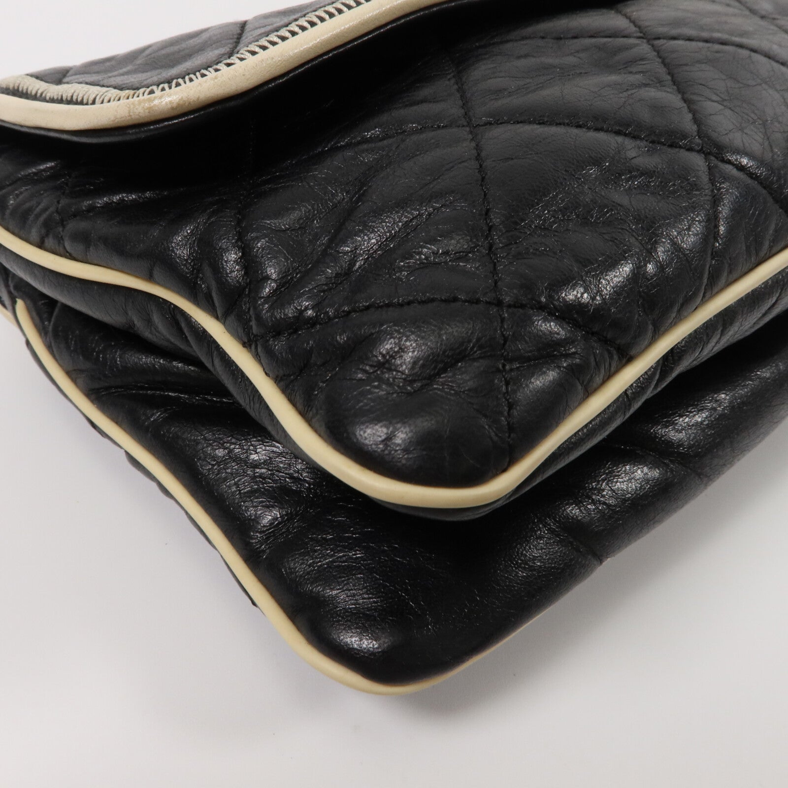 CHANEL 牛皮皮革2.55 East West Flap Bag鏈帶肩背袋