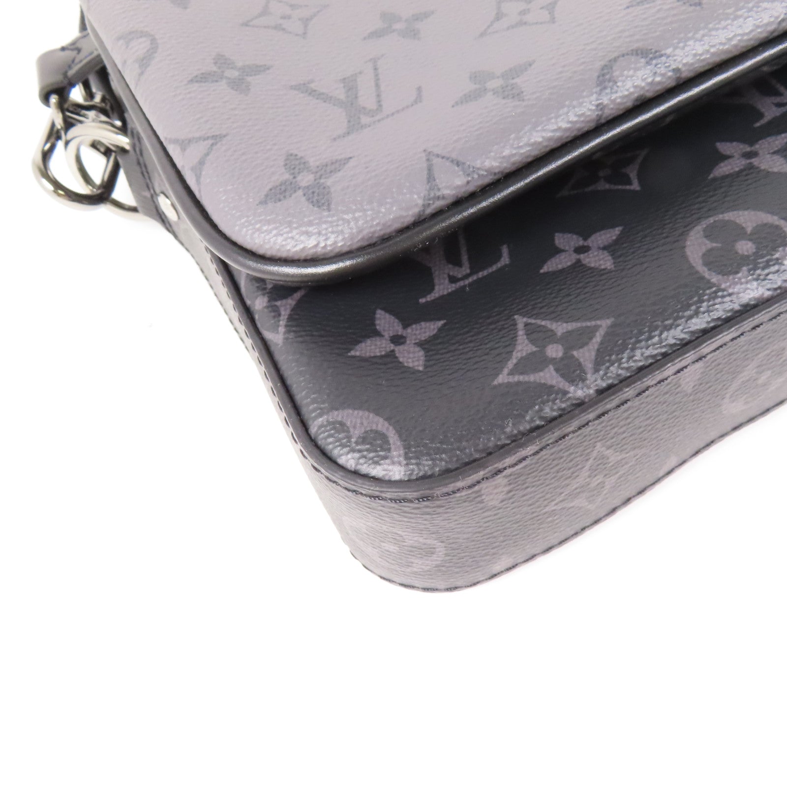 LOUIS VUITTON Monogram Eclipse Reverse Trio Messenger銀扣肩背袋灰色