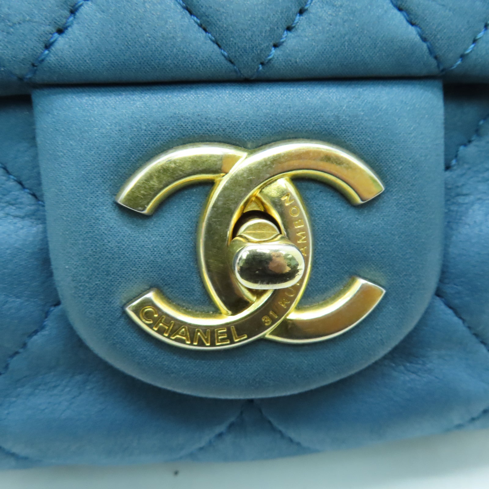 CHANEL 【激減優惠】牛皮皮革Chic Quilt Flap Bag金扣肩背袋藍色