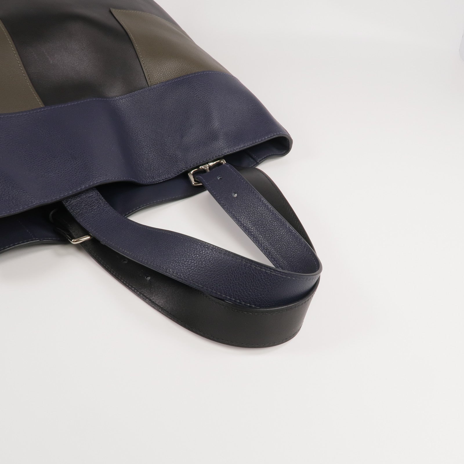 HERMES Evercolor/Evergrain皮革Jockey Bag銀扣肩背袋/手挽袋