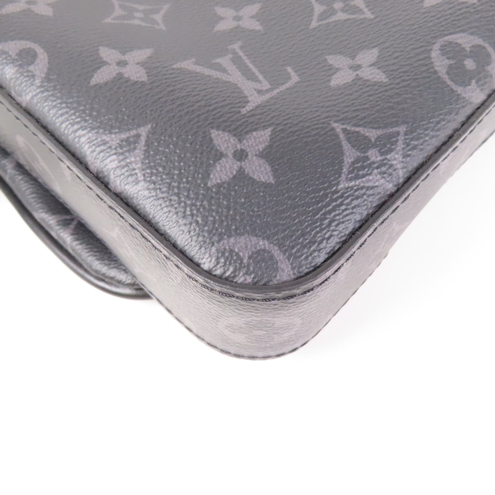 LOUIS VUITTON Monogram Eclipse Reverse Trio Messenger銀扣肩背袋灰色