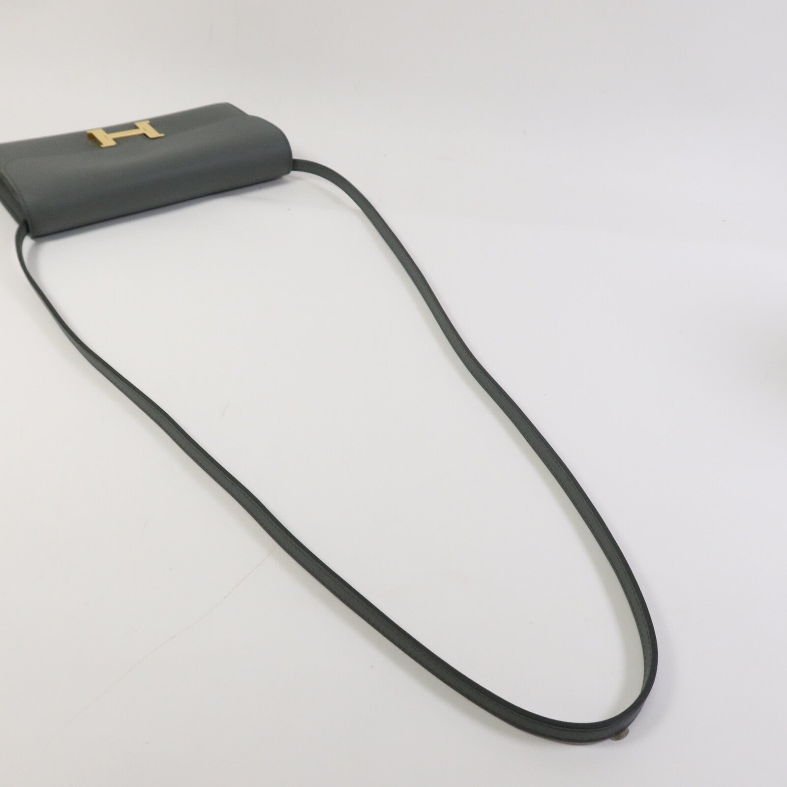 HERMES Evercolor皮革Constance To Go金扣肩背袋Vert Amande
