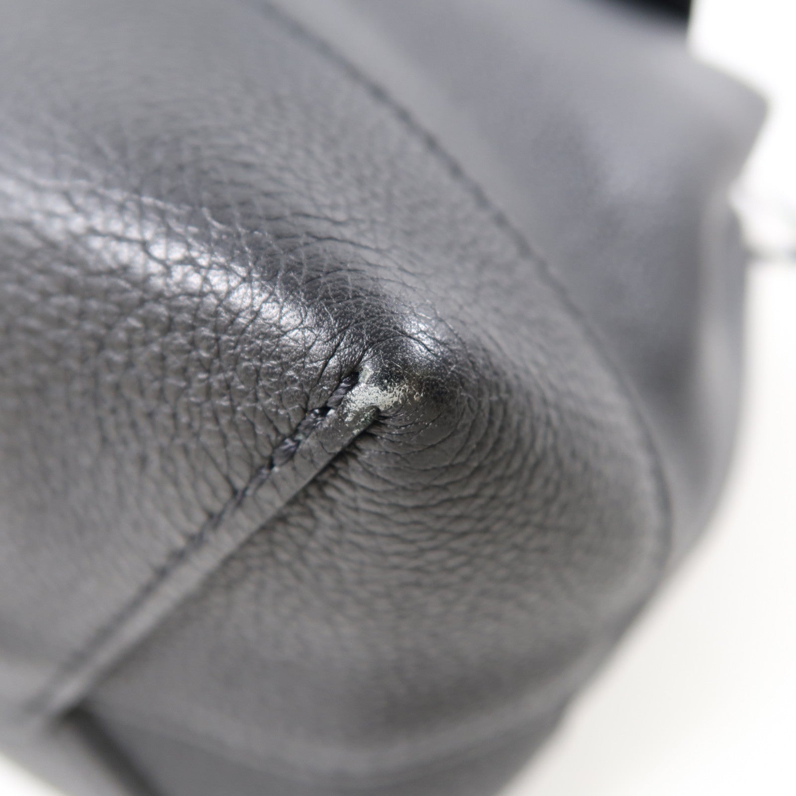 LOUIS VUITTON 牛皮皮革Lock Me Backpack銀扣背包黑色