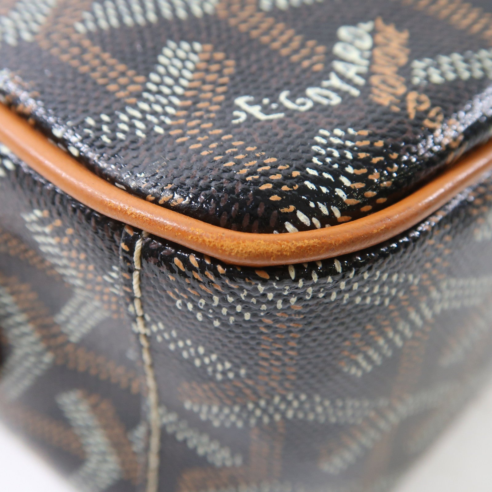 GOYARD 塗層帆布/皮革Cap Vert PM銀扣肩背袋啡色/黑色