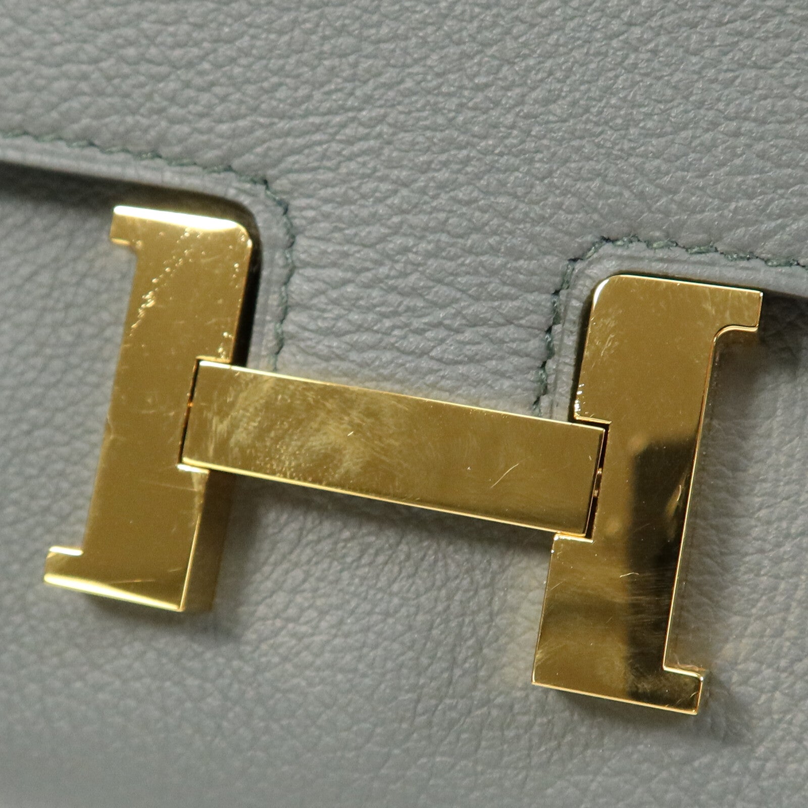 HERMES Evercolor皮革Constance To Go金扣肩背袋Vert Amande