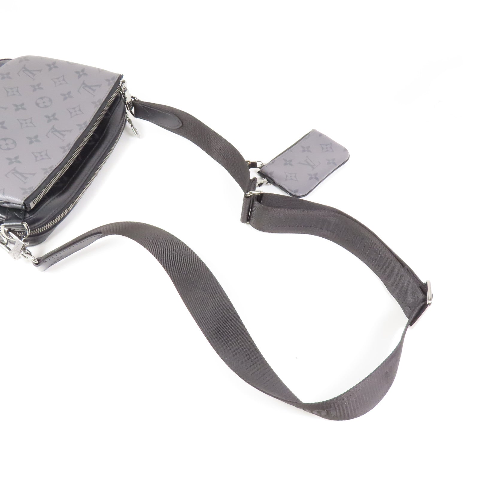 LOUIS VUITTON Monogram Eclipse Reverse Trio Messenger銀扣肩背袋灰色