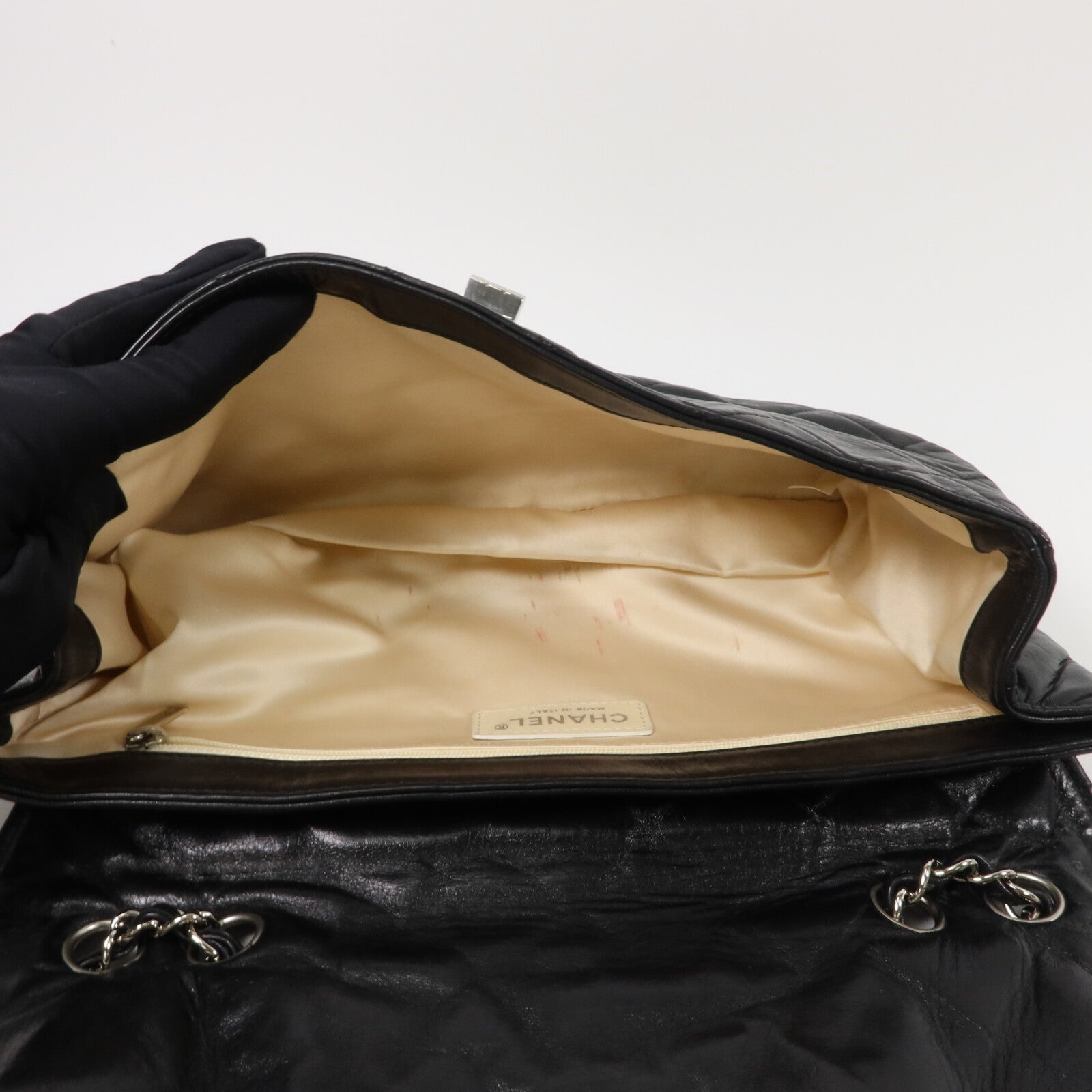CHANEL 牛皮皮革2.55 East West Flap Bag鏈帶肩背袋