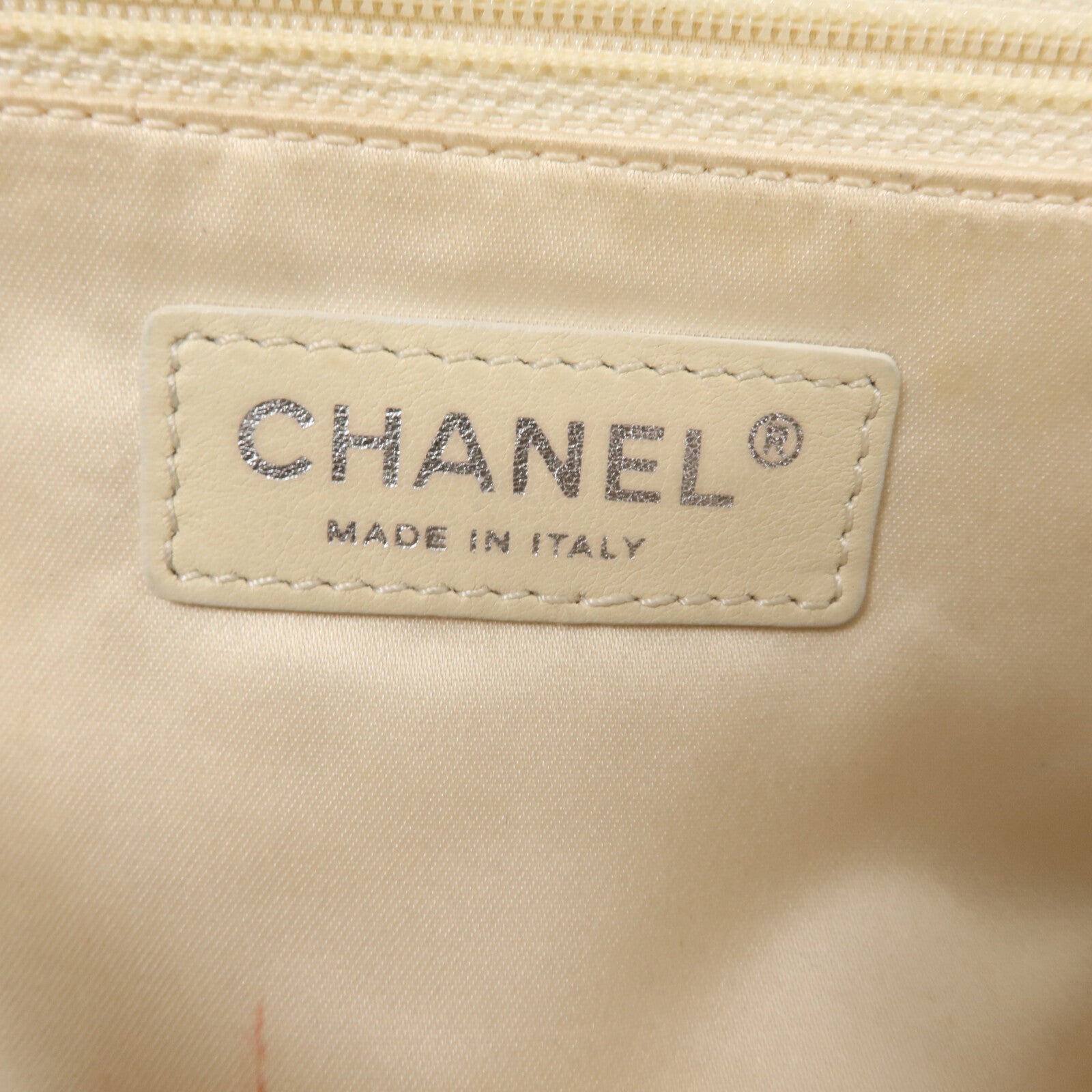 CHANEL 牛皮皮革2.55 East West Flap Bag鏈帶肩背袋