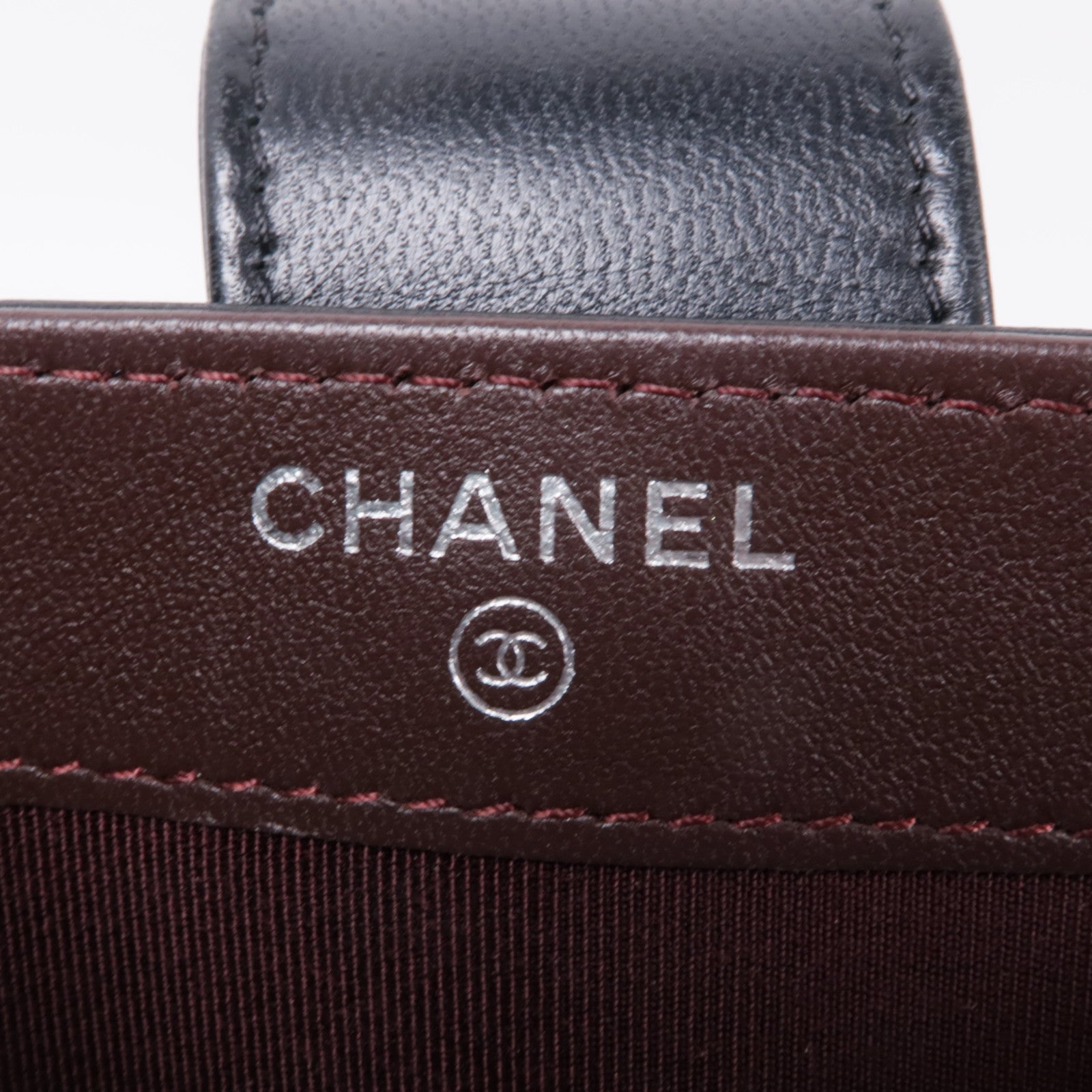 CHANEL 羊皮皮革Pouch銀扣手拿包