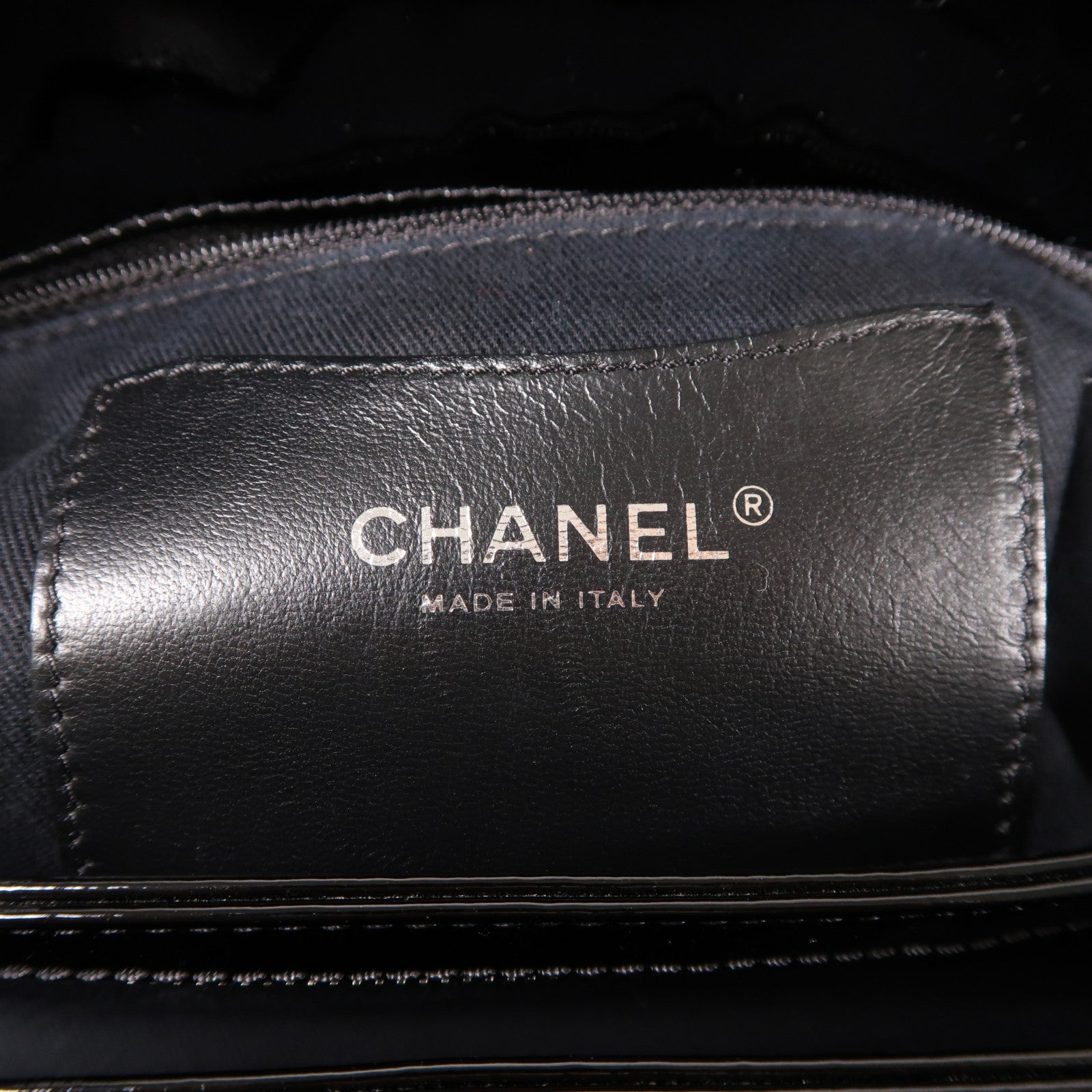 CHANEL 漆皮皮革Tote Bag銀扣鏈帶肩背袋黑色