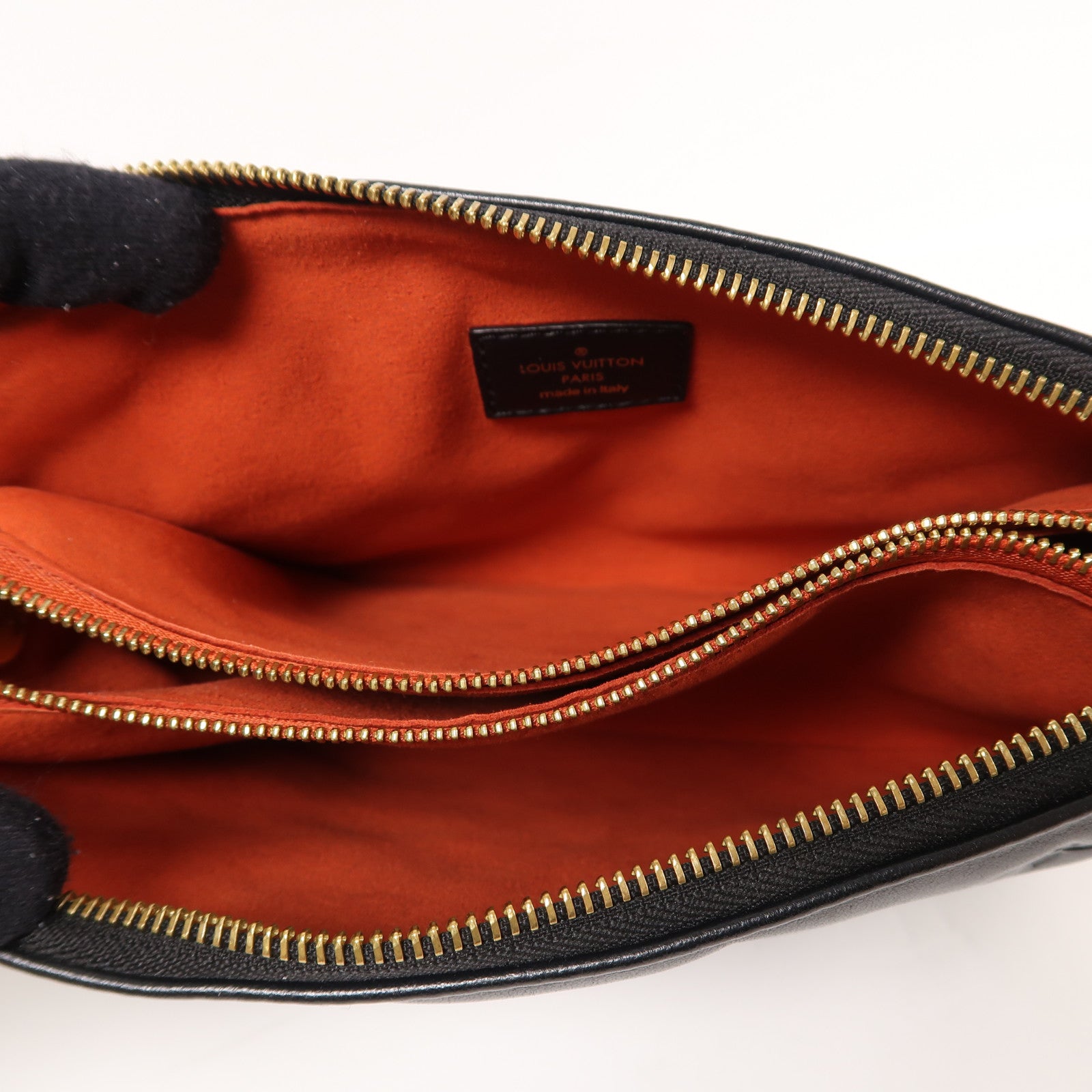 LOUIS VUITTON Monogram Embossed Coussin BB金扣鏈帶手挽肩背兩用袋